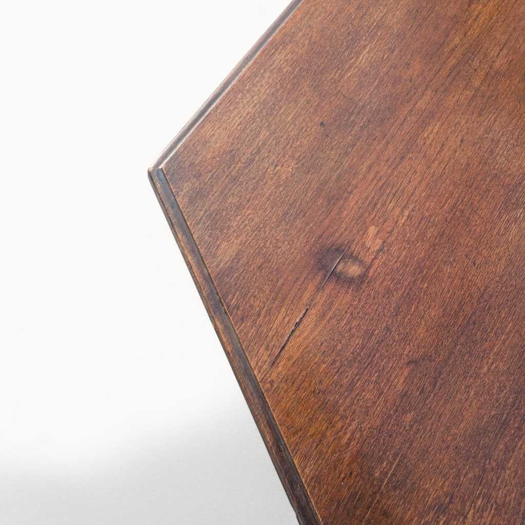 Antique Hexagonal Dining Table Carved Wood with Turned Legs, Early 1900s Accent en vente 5