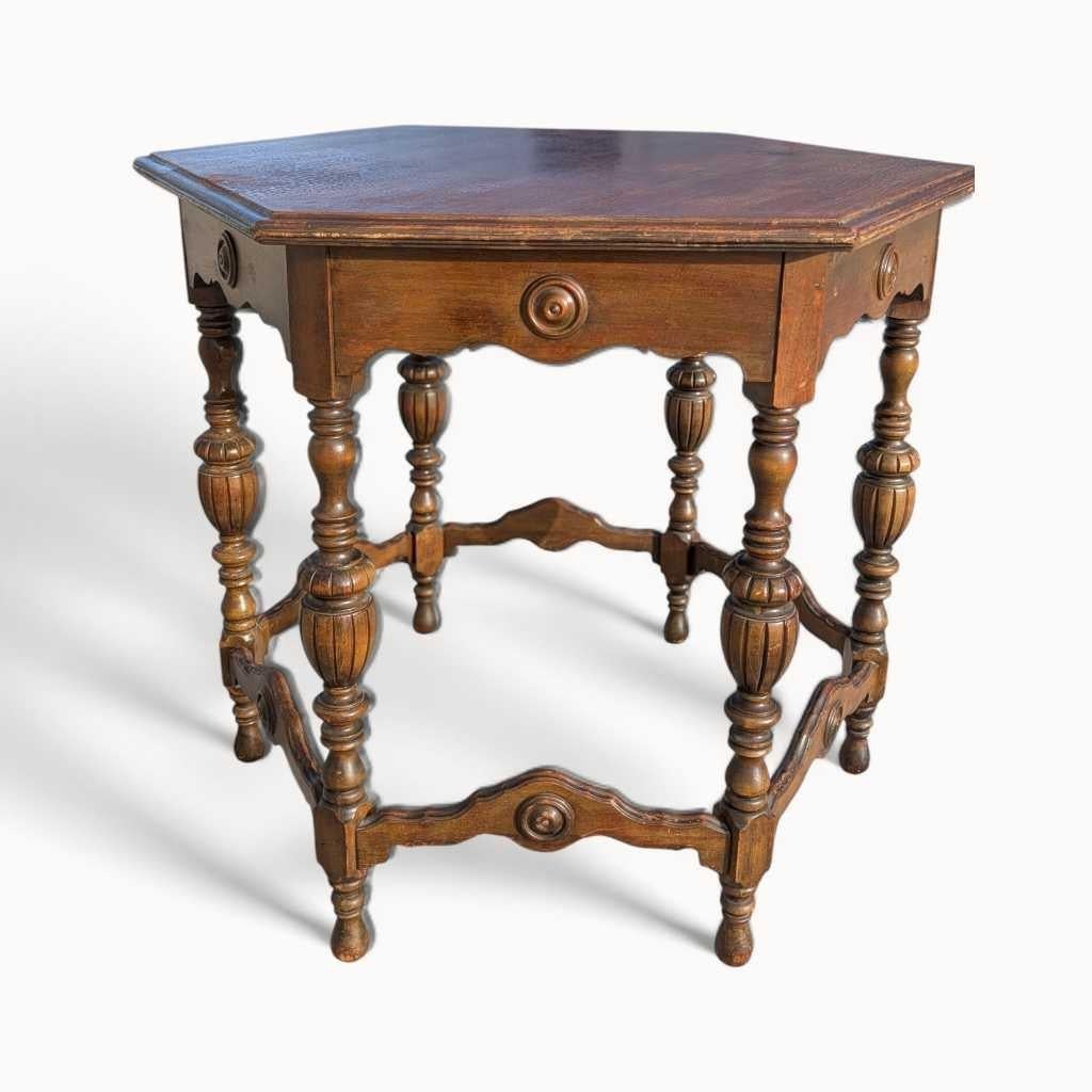 Antique Hexagonal Dining Table Carved Wood with Turned Legs, Early 1900s Accent en vente 11