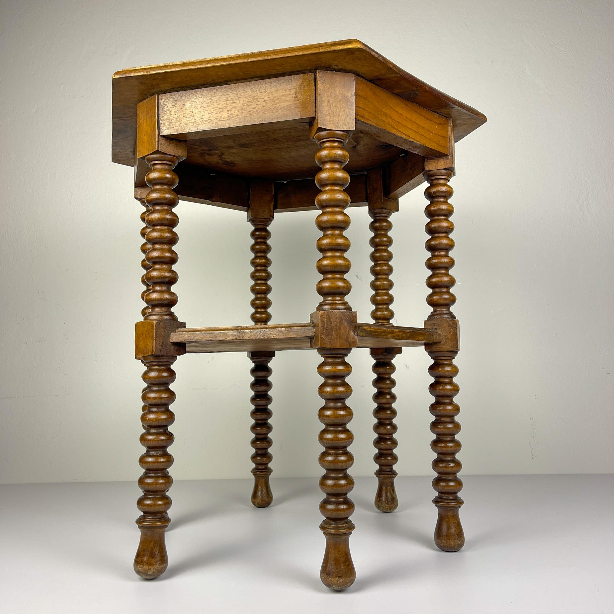 Antique Hexagonal Walnut Side Table, Italy, early 20th, Bobbin Turned legs For Sale 8