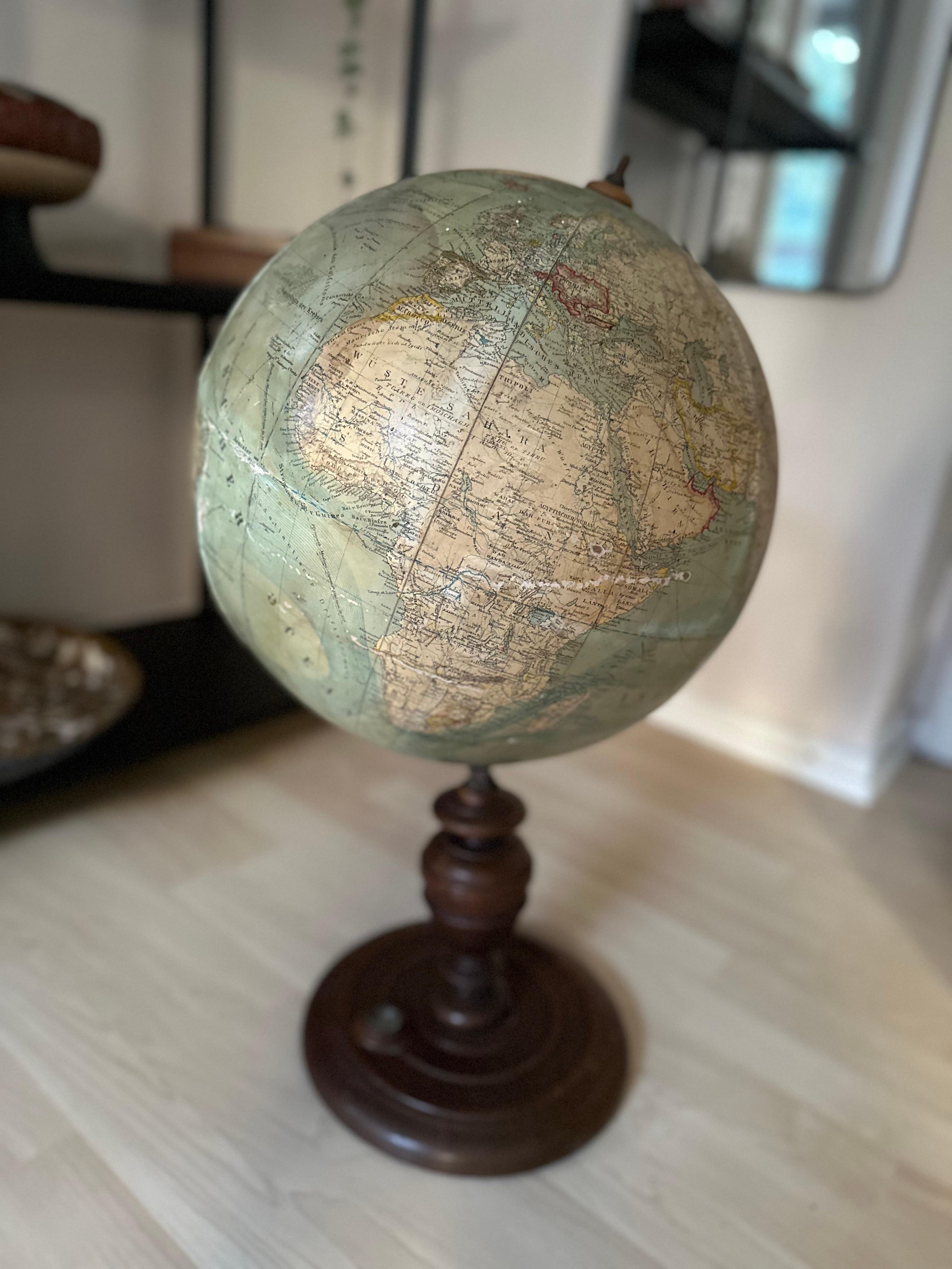 Antico globo di Heymann - squisito capolavoro cartografico con bussola in vendita 3