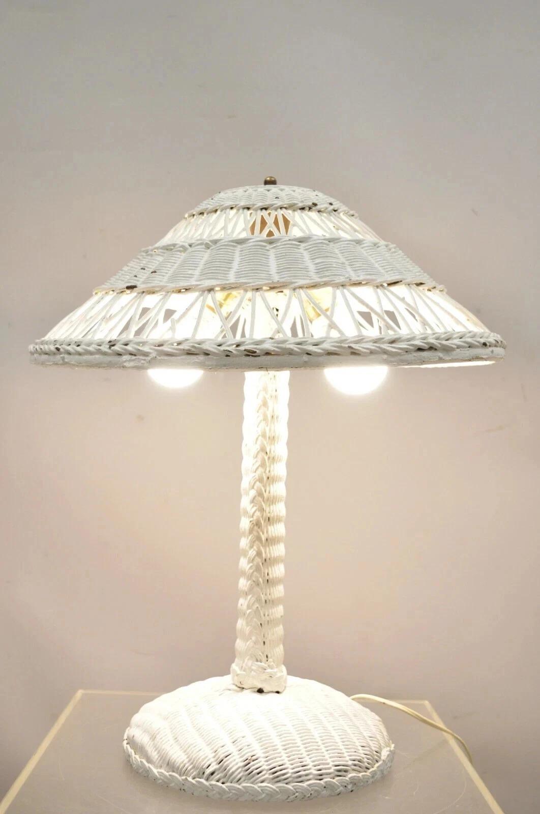 Antique Heywood Wakefield Arts & Crafts White Wicker Table Lamp With Shade. Item features original wicker body and shade, very nice antique item, possibly by Heywood Wakefield. Circa Early 20th Century. Measurements: 21