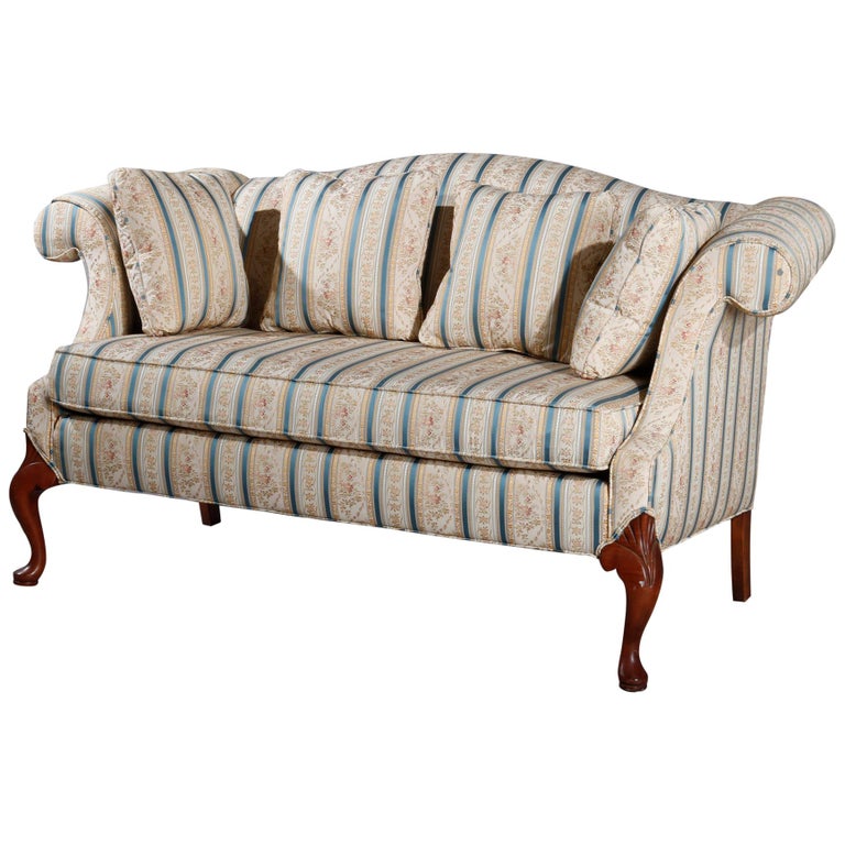 Antique Laine of Hickory Queen Anne Mahogany Settee, 20th Century For Sale