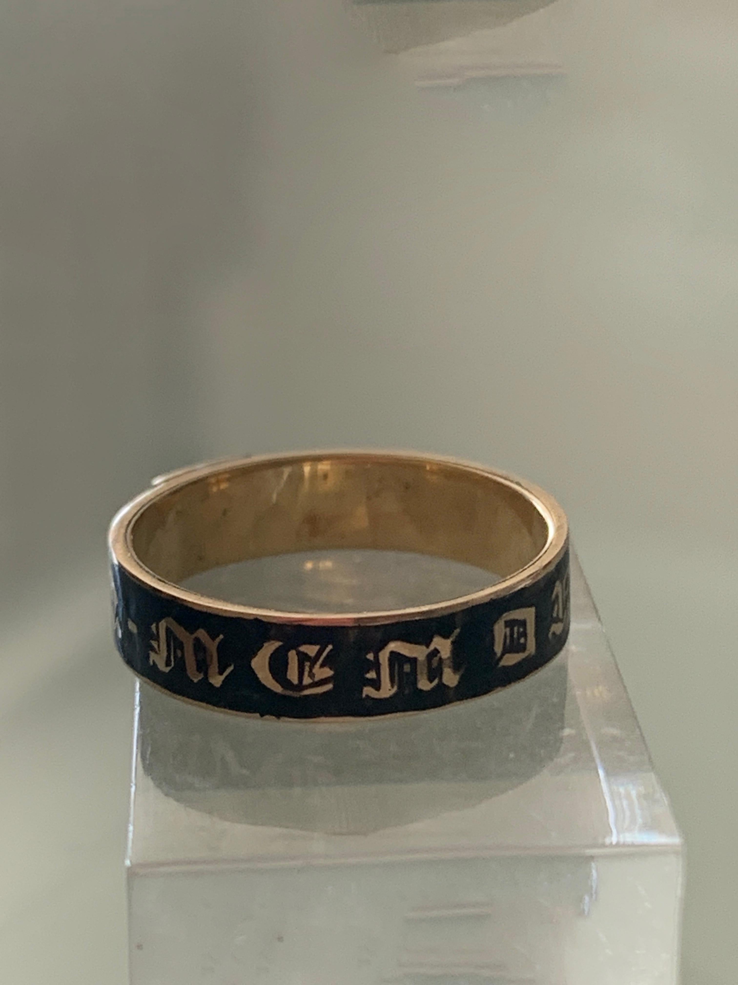 Antique High Carat Gold Memorial Ring In Good Condition For Sale In London, GB
