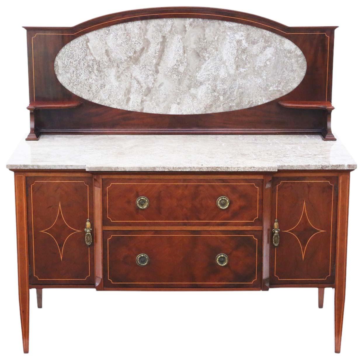 Antico Tavolo da toeletta laterale in mogano di alta qualità del 1920. Questo pezzo vanta un'età, un colore e una patina incantevoli e si distingue come un raro reperto decorativo. Intarsi di linea molto attraenti e piano e alzatina in marmo di