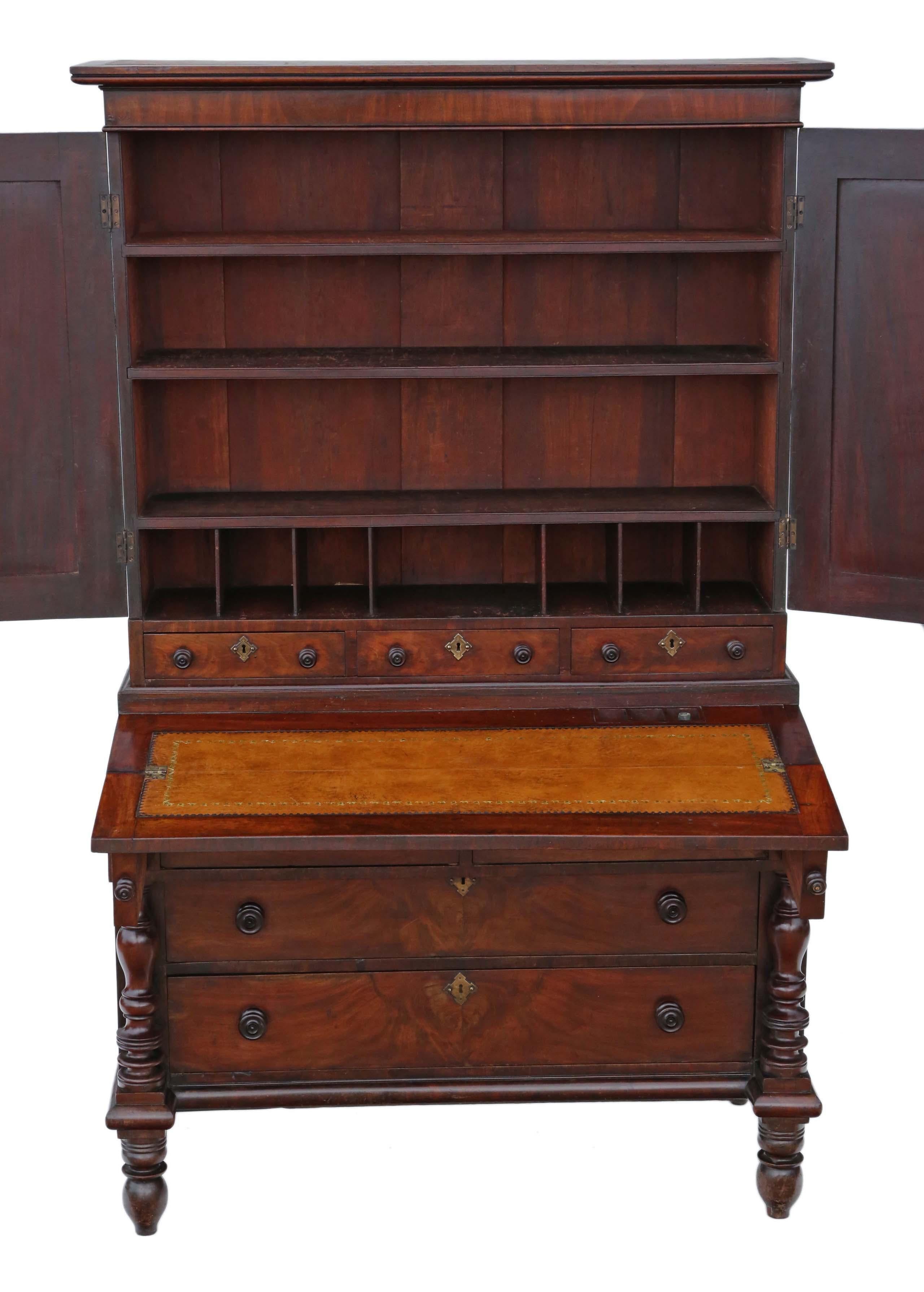 George III Antique High-Quality Mahogany Housekeeper's Cupboard with Secretaire, circa 1800 en vente