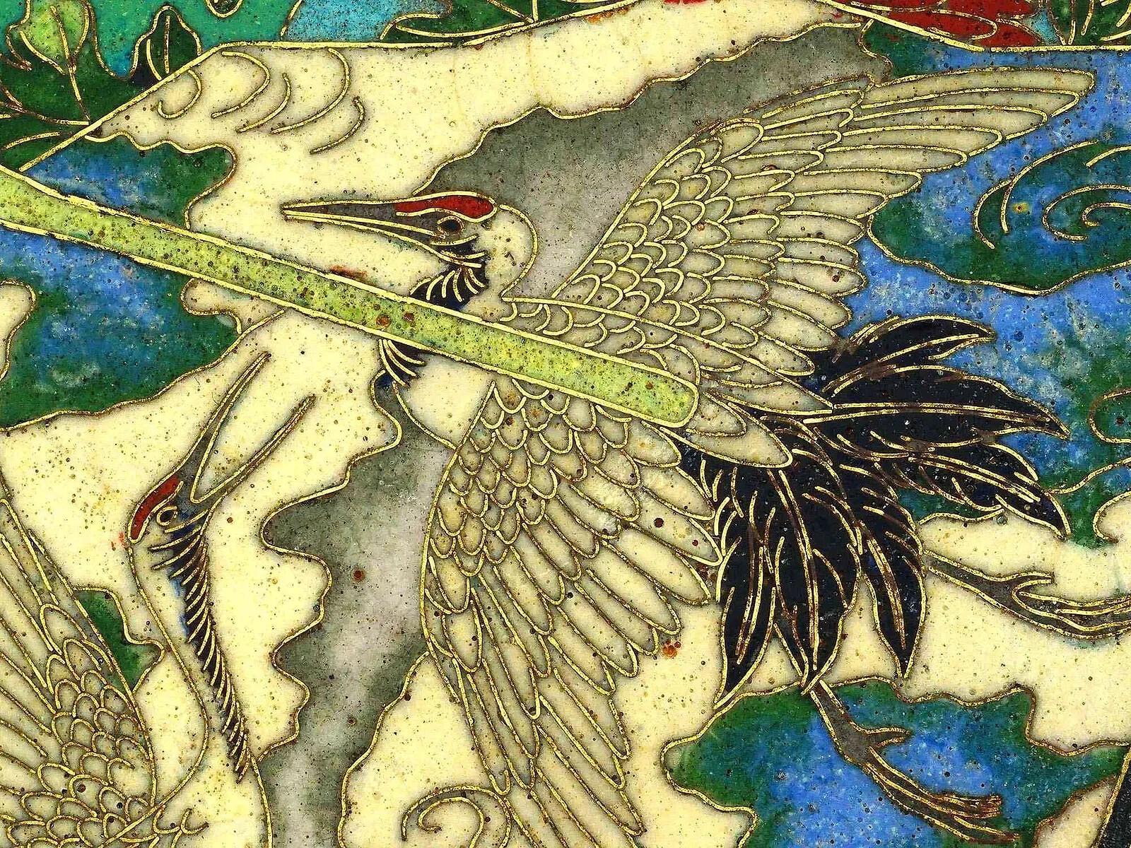 XIX secolo Antico piatto in smalto cloisonne giapponese Meiji di alta qualità con ventaglio di gru di gufi in vendita