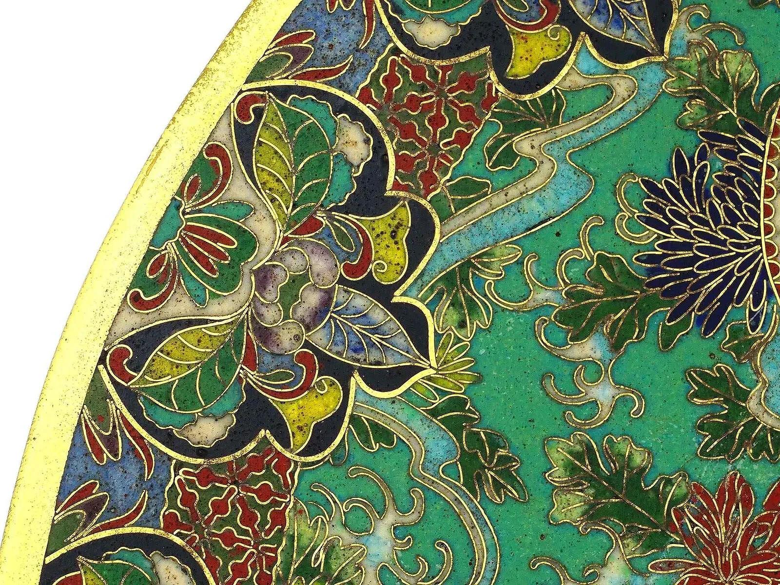 Antico piatto in smalto cloisonne giapponese Meiji di alta qualità con ventaglio di gru di gufi in vendita 2