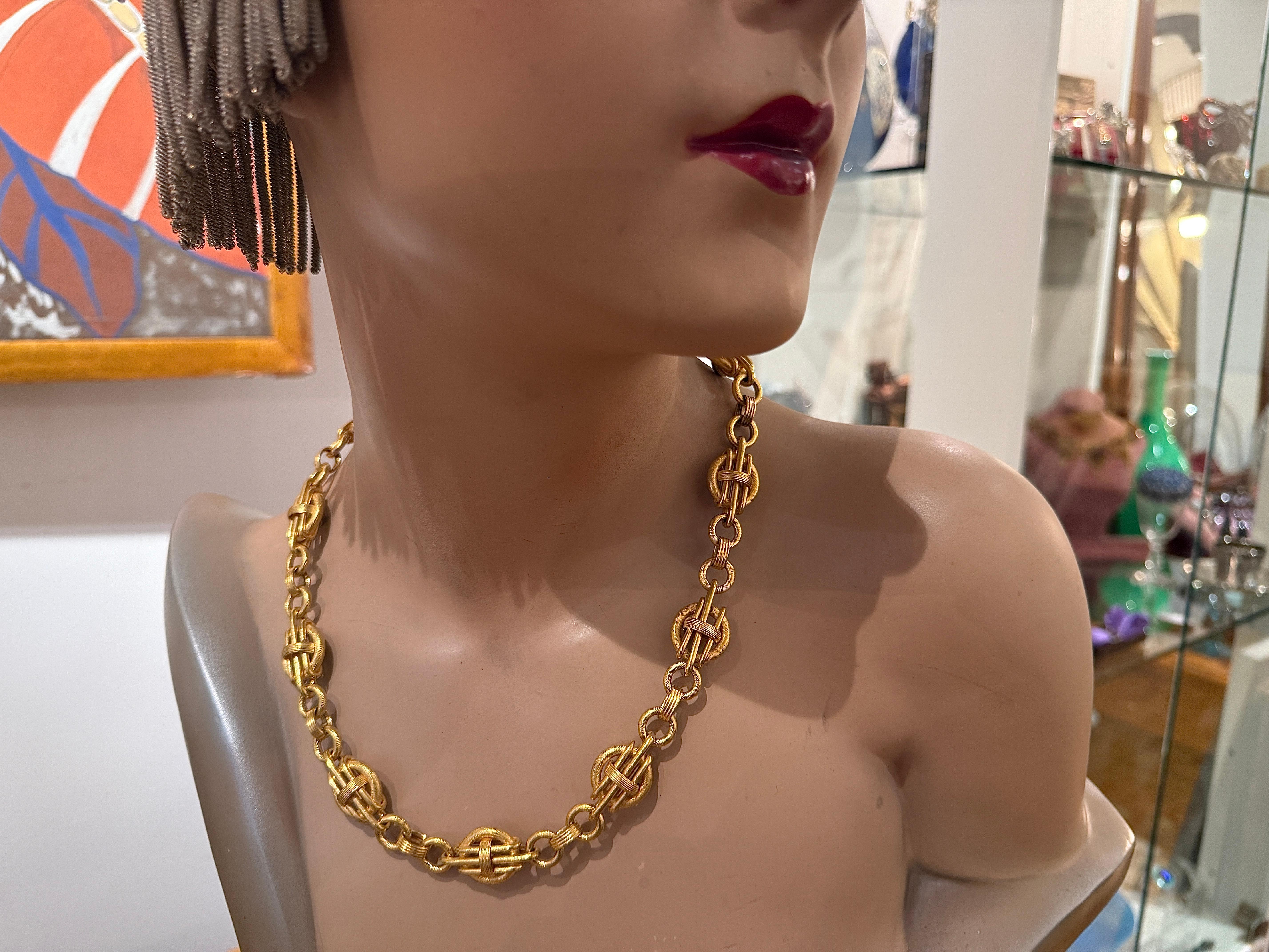Antique High Victorian 18K Yellow Gold Necklace Collar For Sale 5