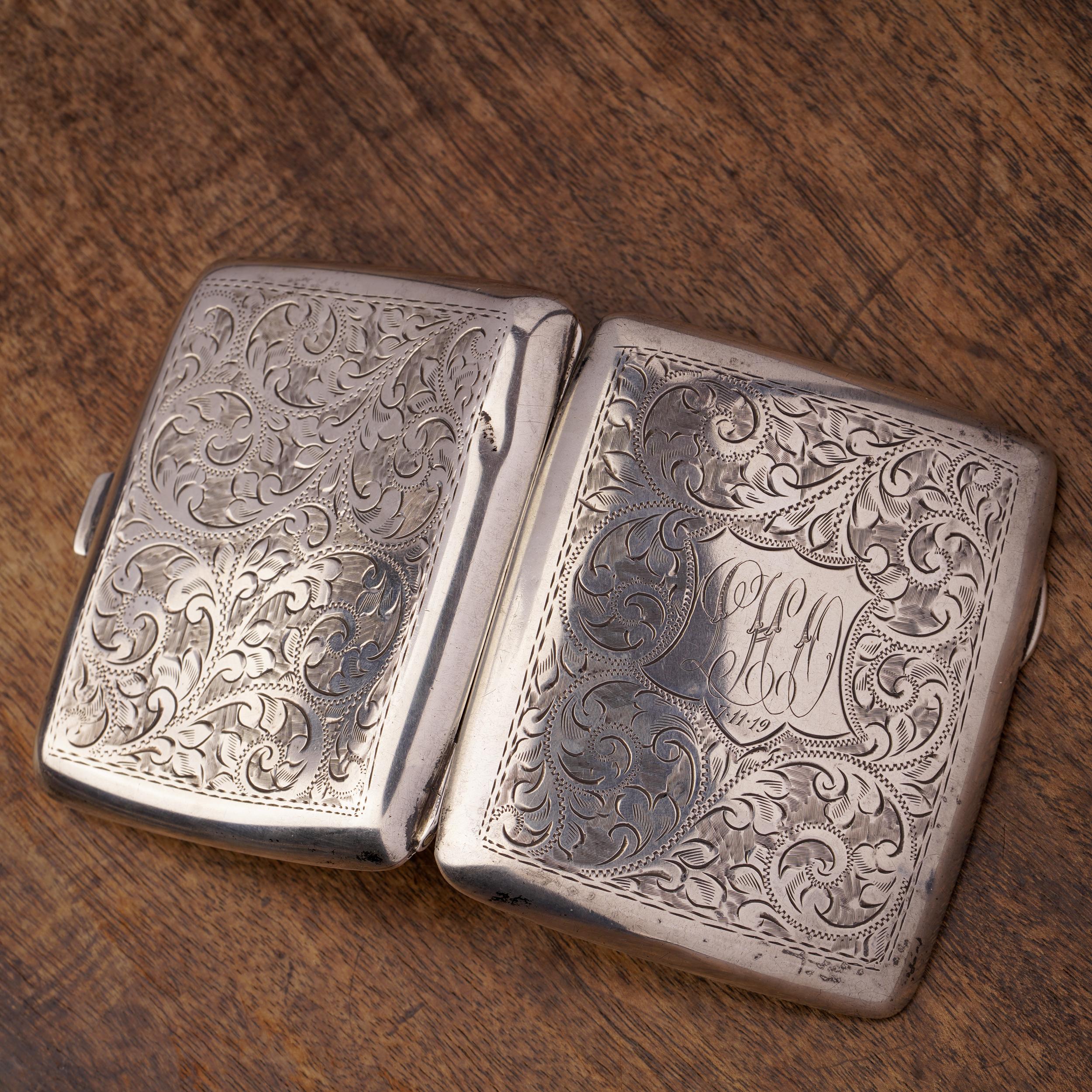Antique Highly Ornate Sterling Silver Cigarette Case - Monogram 'LHO In Good Condition For Sale In Braintree, GB