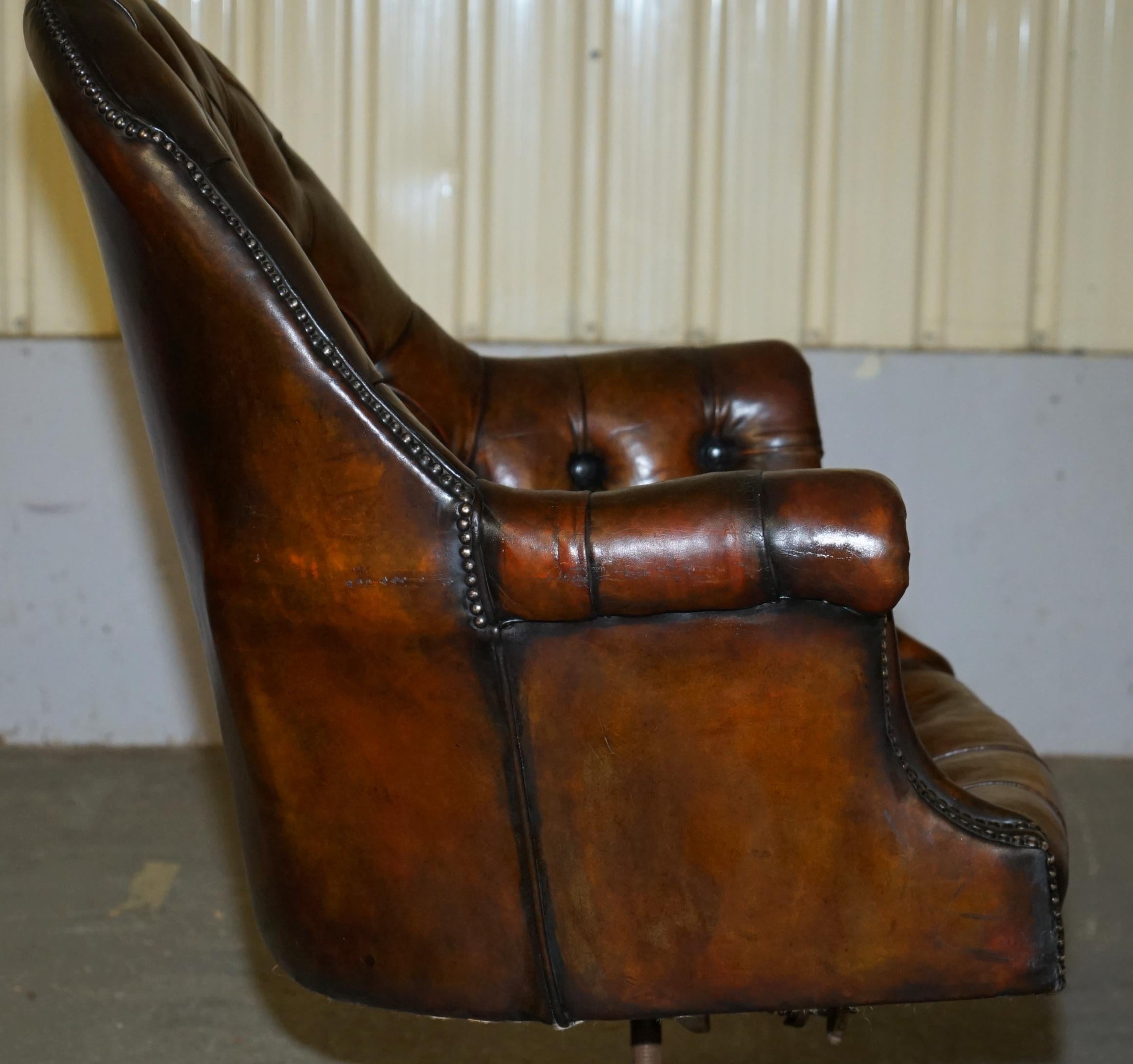 ANTICO GODFATHER HILLCREST SEDIA DA DIRETTORE IN PELLE MARRONE CHEsterfield in vendita 4