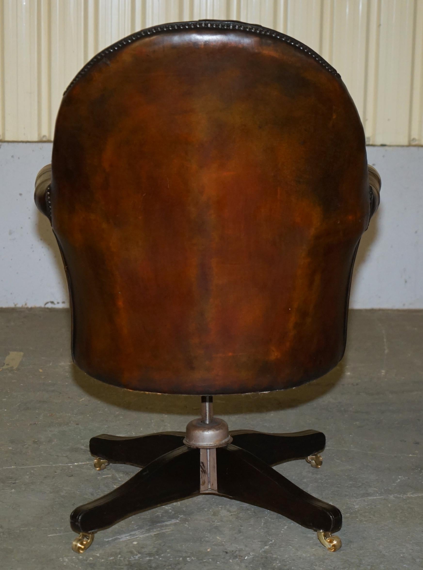 ANTICO GODFATHER HILLCREST SEDIA DA DIRETTORE IN PELLE MARRONE CHEsterfield in vendita 8