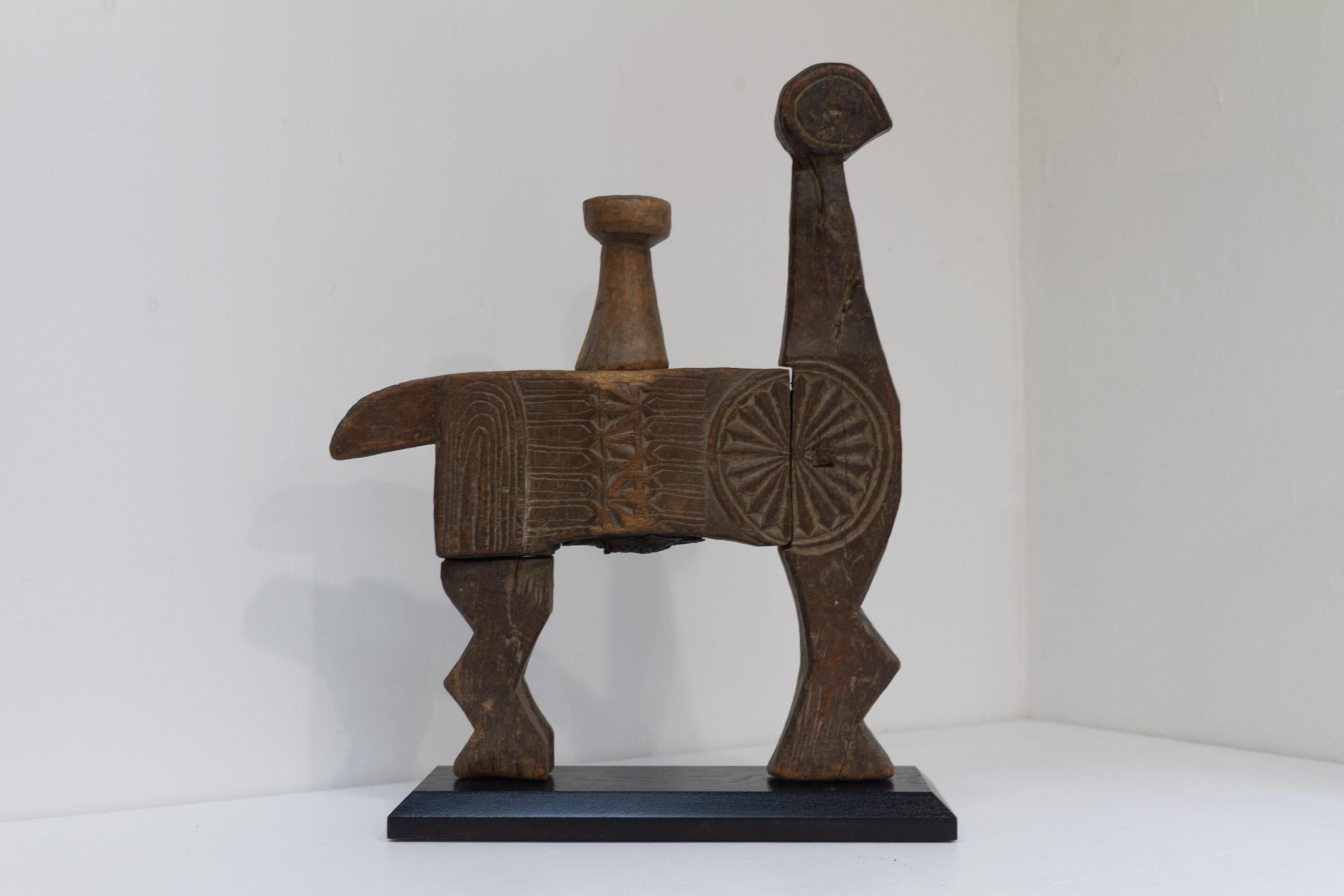 Ancien presse-purée zoomorphe en bois de l'Himachal Pradesh, Inde, années 1900. en vente 13