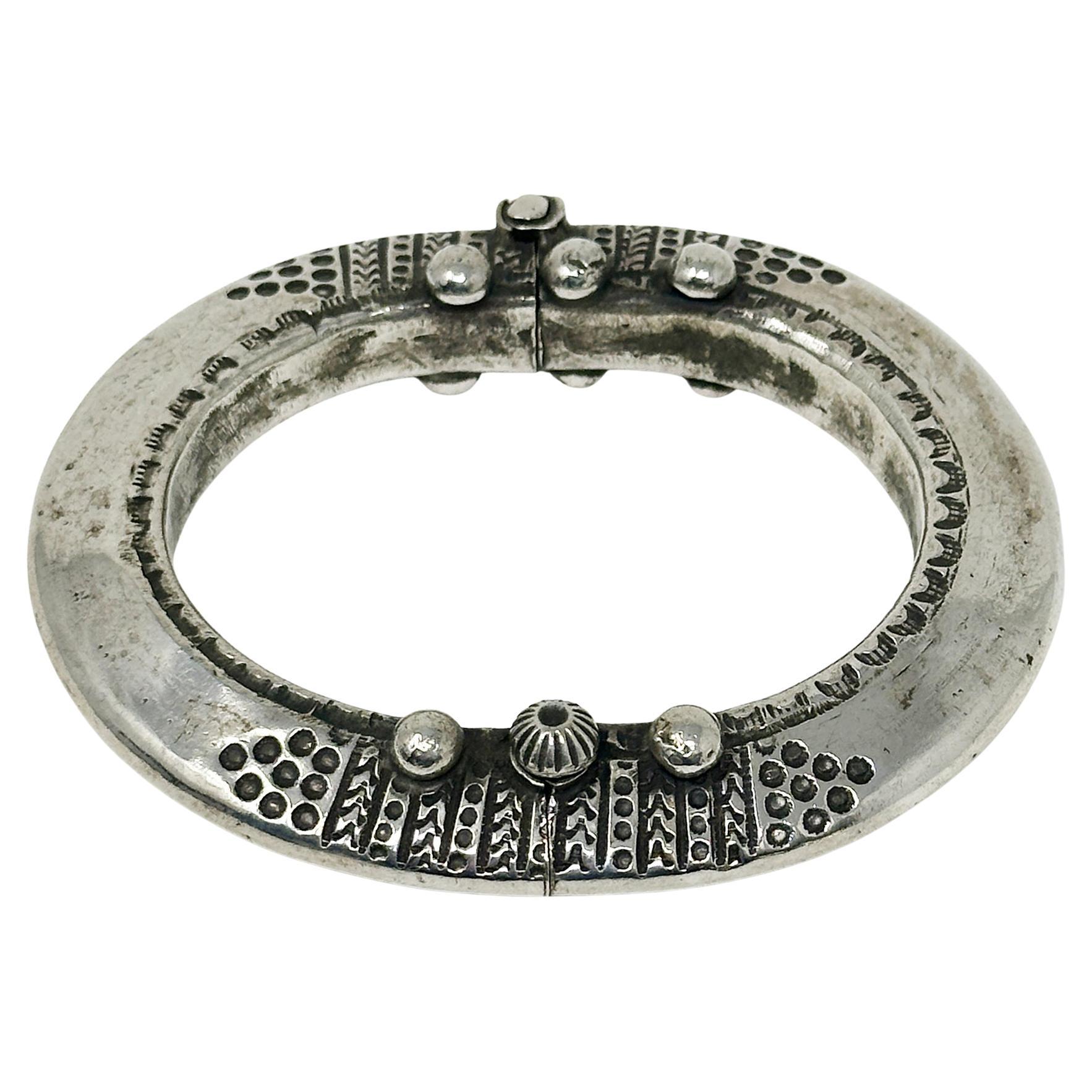 Antique Hinged Silver Bracelet from South India For Sale