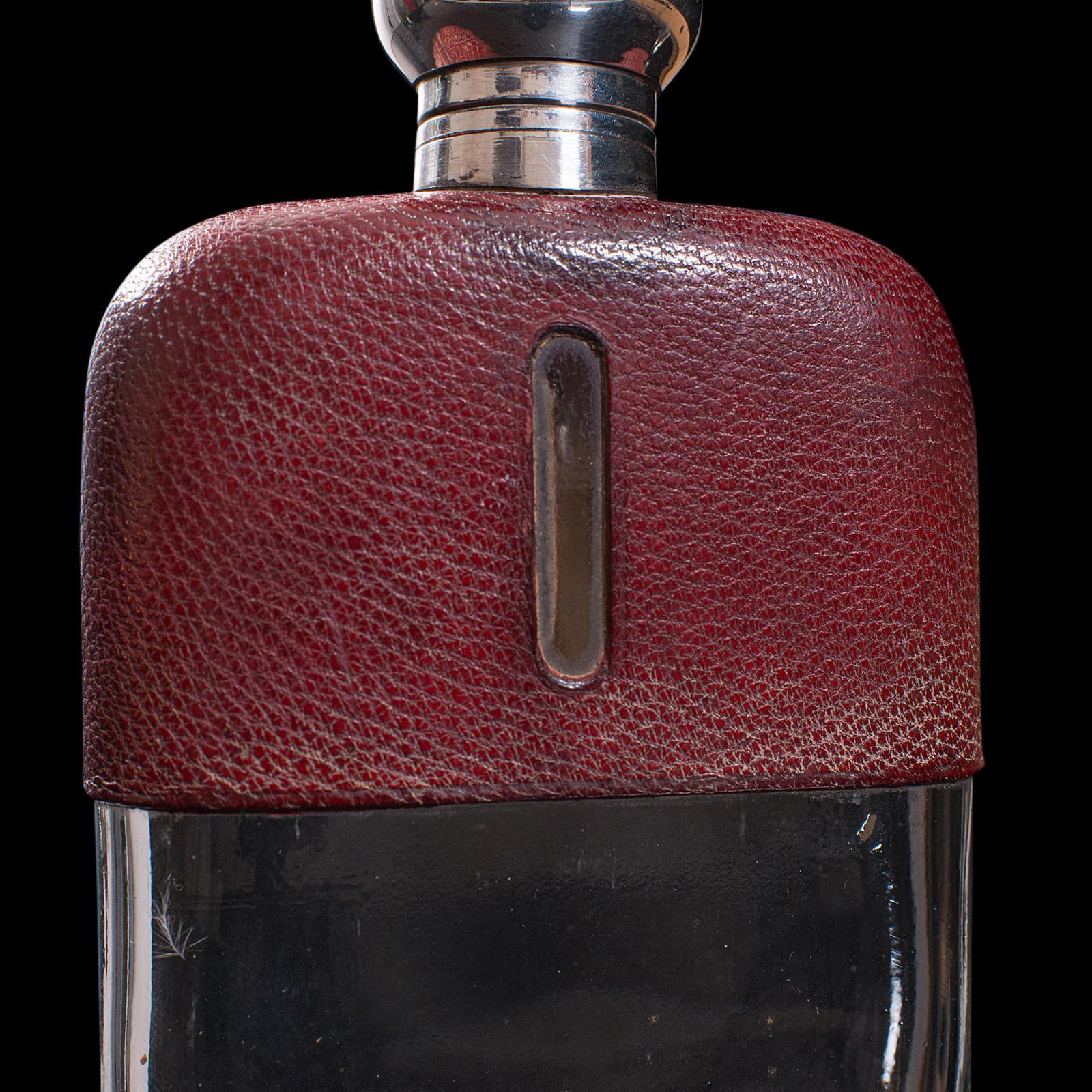 Antiker Hip-Flask, englisch, Leder, Glas, versilberter Teller, Feierliches Geschenk, 1920 im Angebot 4