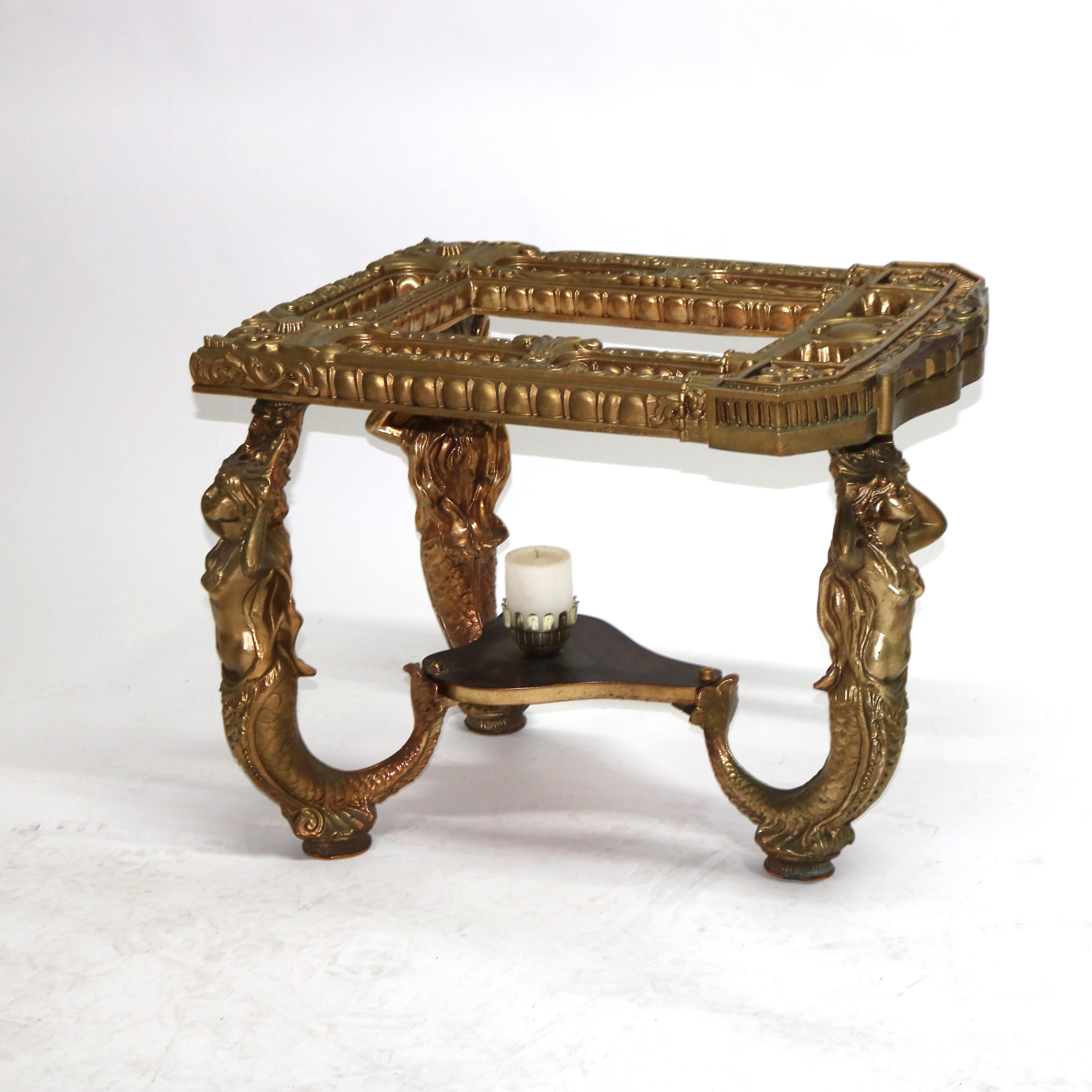 Laiton Antique table sirène figurative Hollywood Regency en laiton et verre C1930 en vente