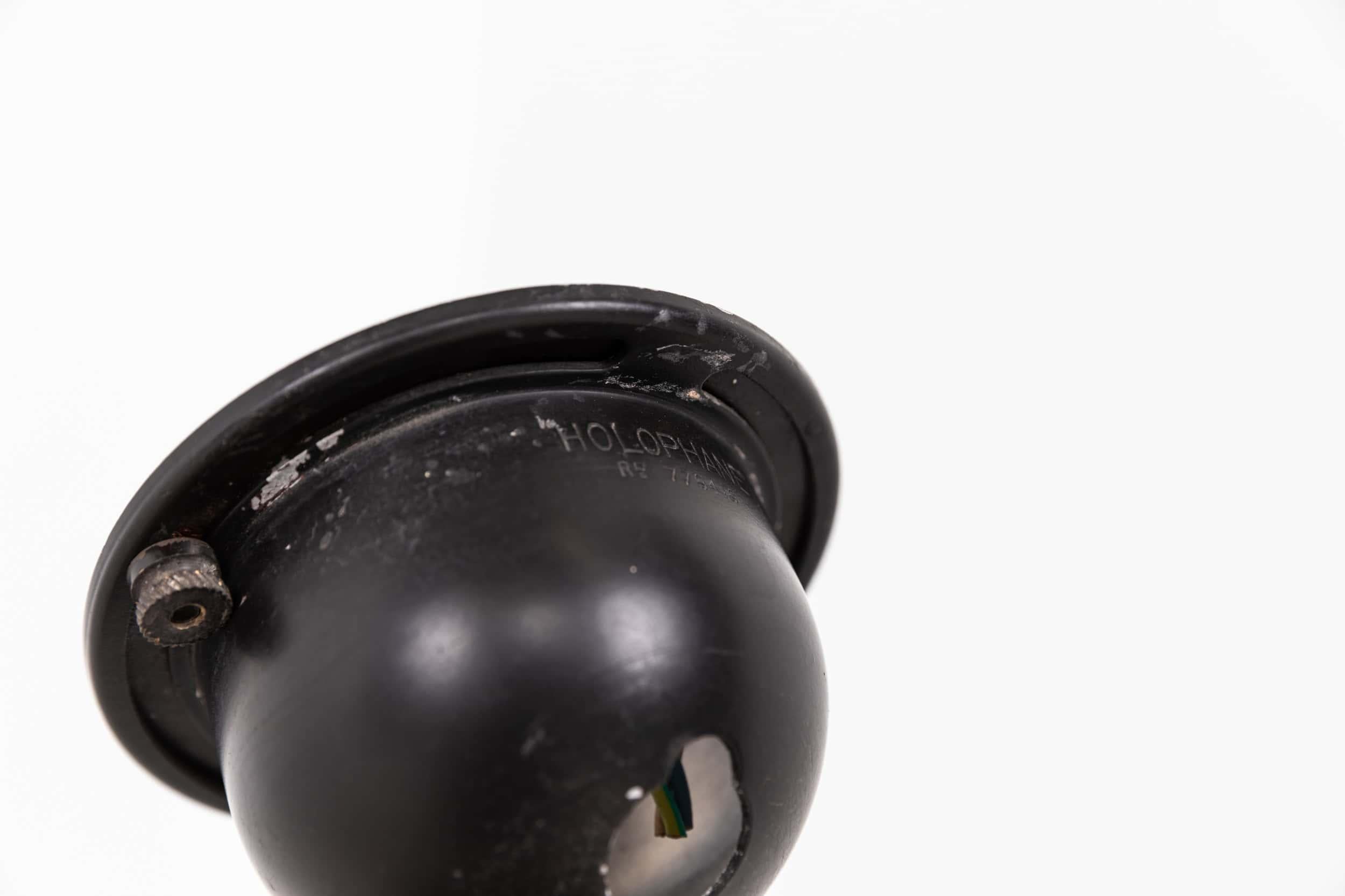 Metà XX secolo Antica lampada da soffitto a parete montata ad incasso in ottone con vetro prismatico Holophane, 1930 ca. in vendita