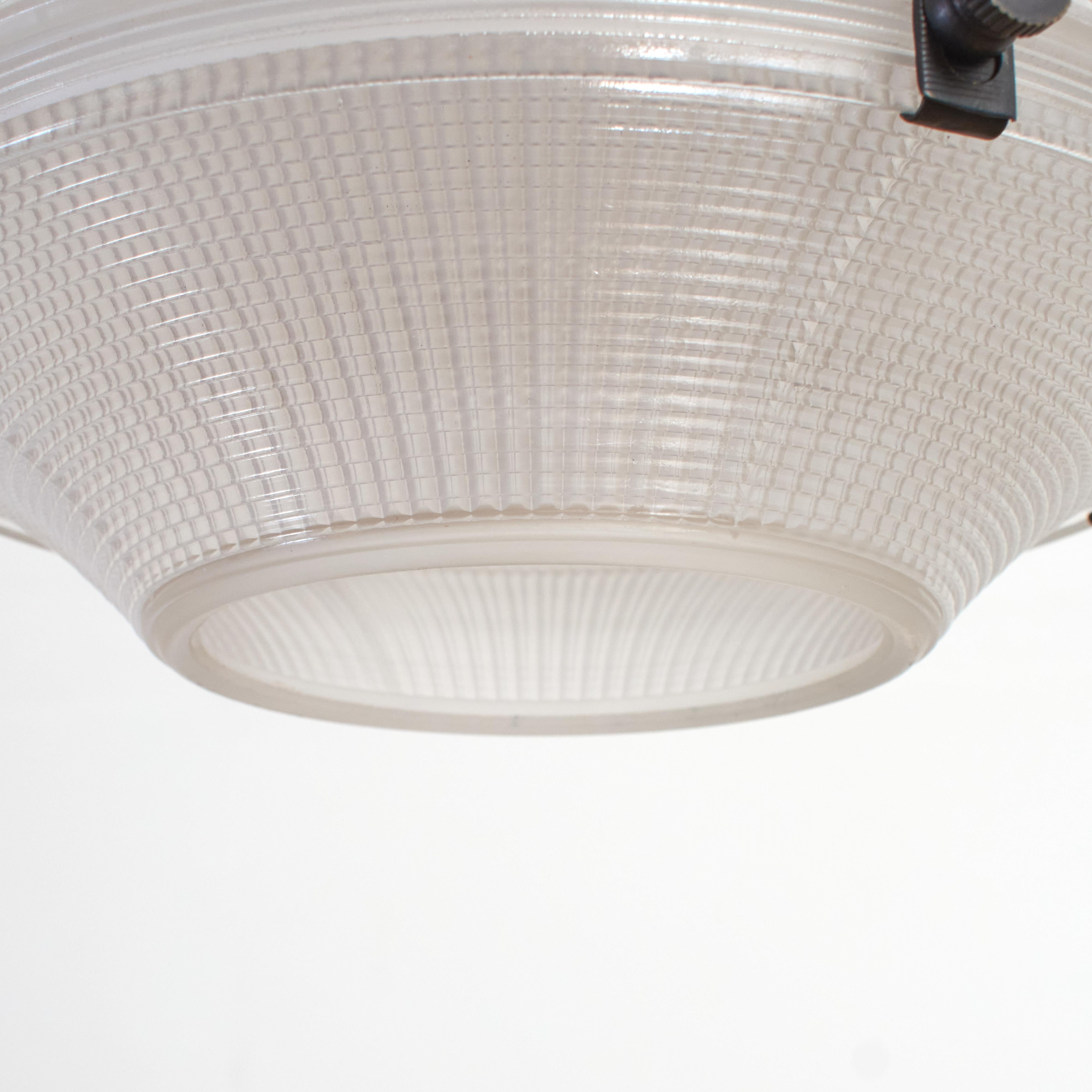 Lampada a sospensione per isola da cucina in vetro prismatico antico Holophane in vendita 1