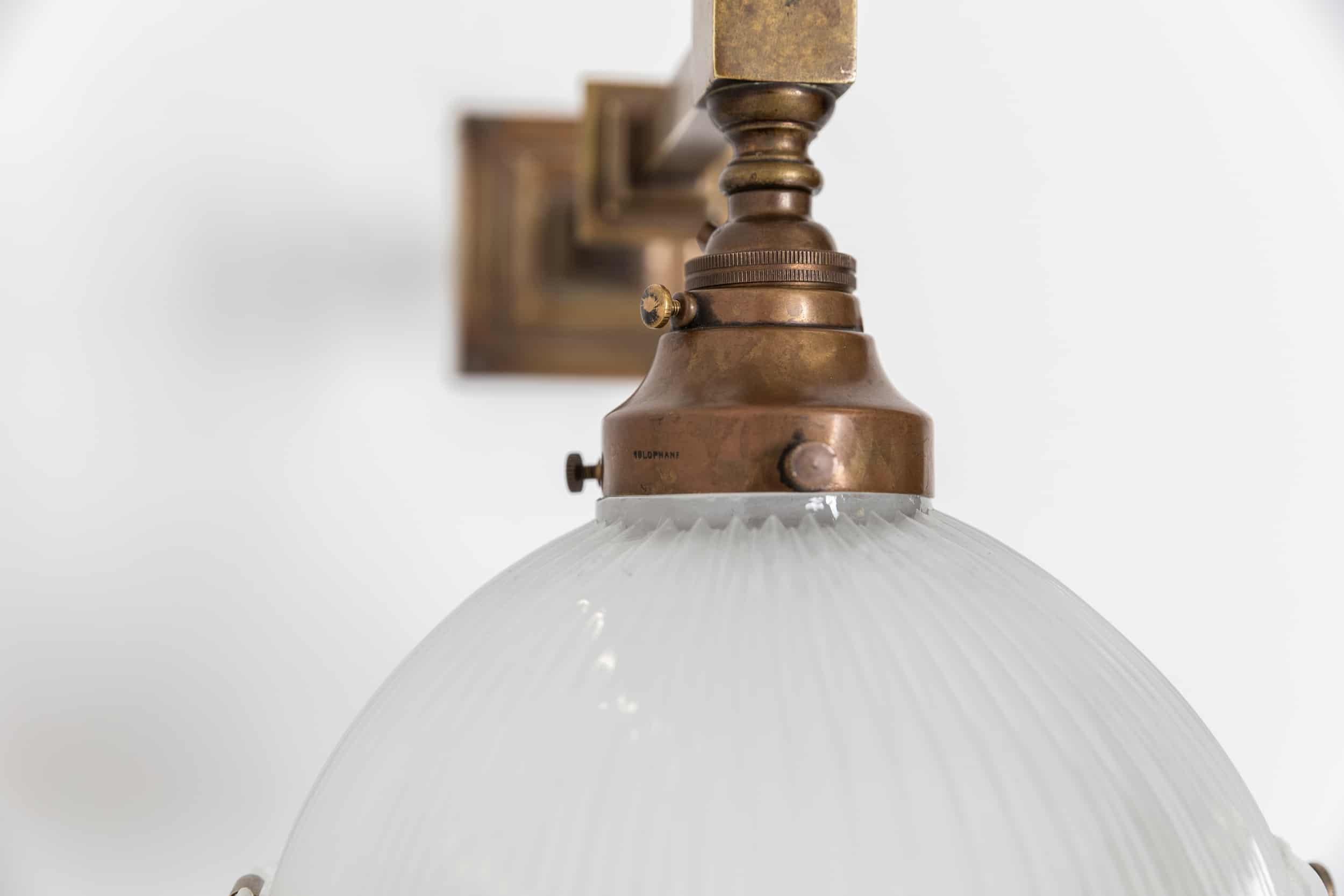 Antique Holophane 'Reflector-Refractor' Prismatic Glass Gec Wall Lamp, C.1920 In Good Condition In London, GB