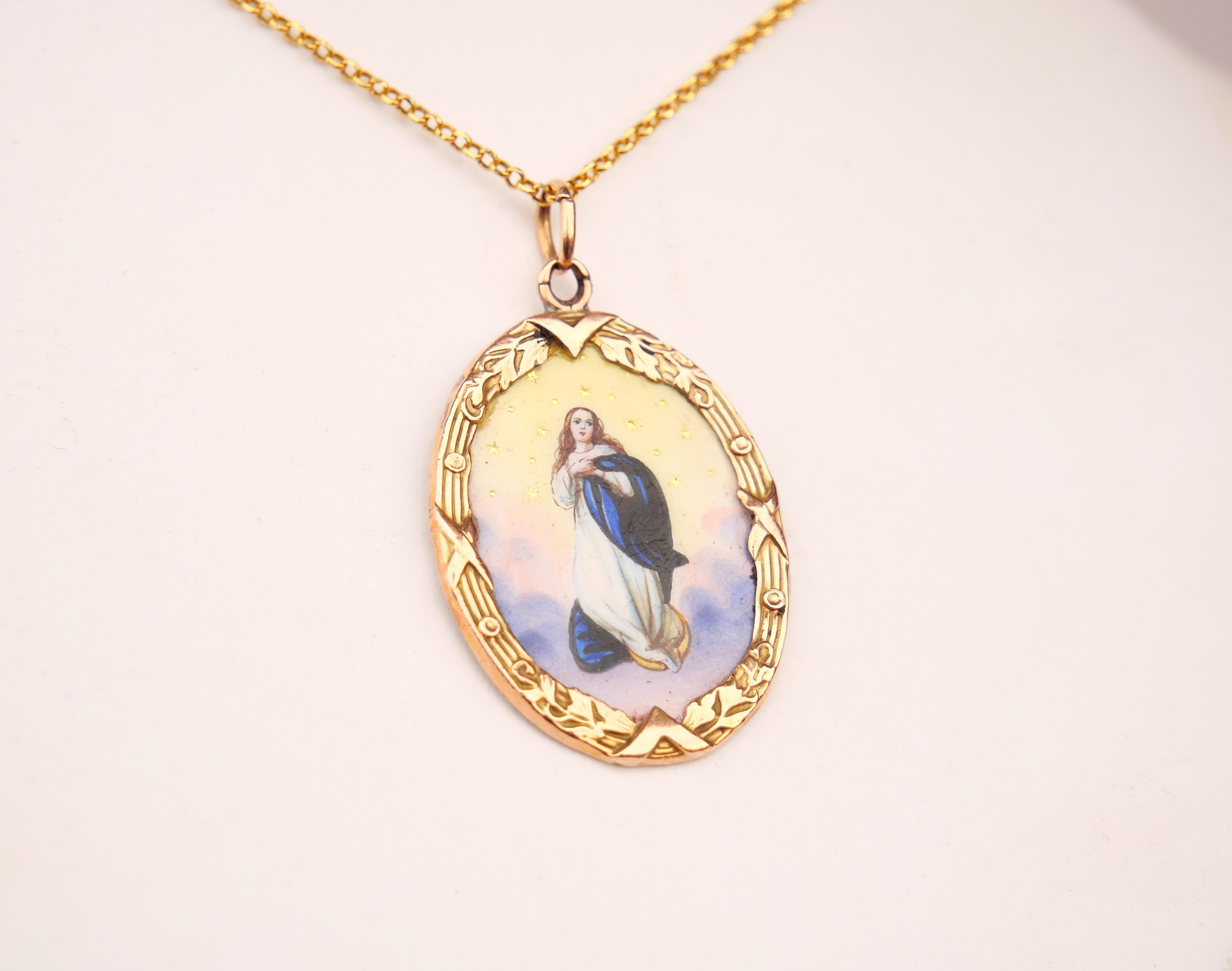 Antique Holy Maria Mary Immaculate Pendant Enamel Solid 14K Gold / 7.7 gr For Sale 1