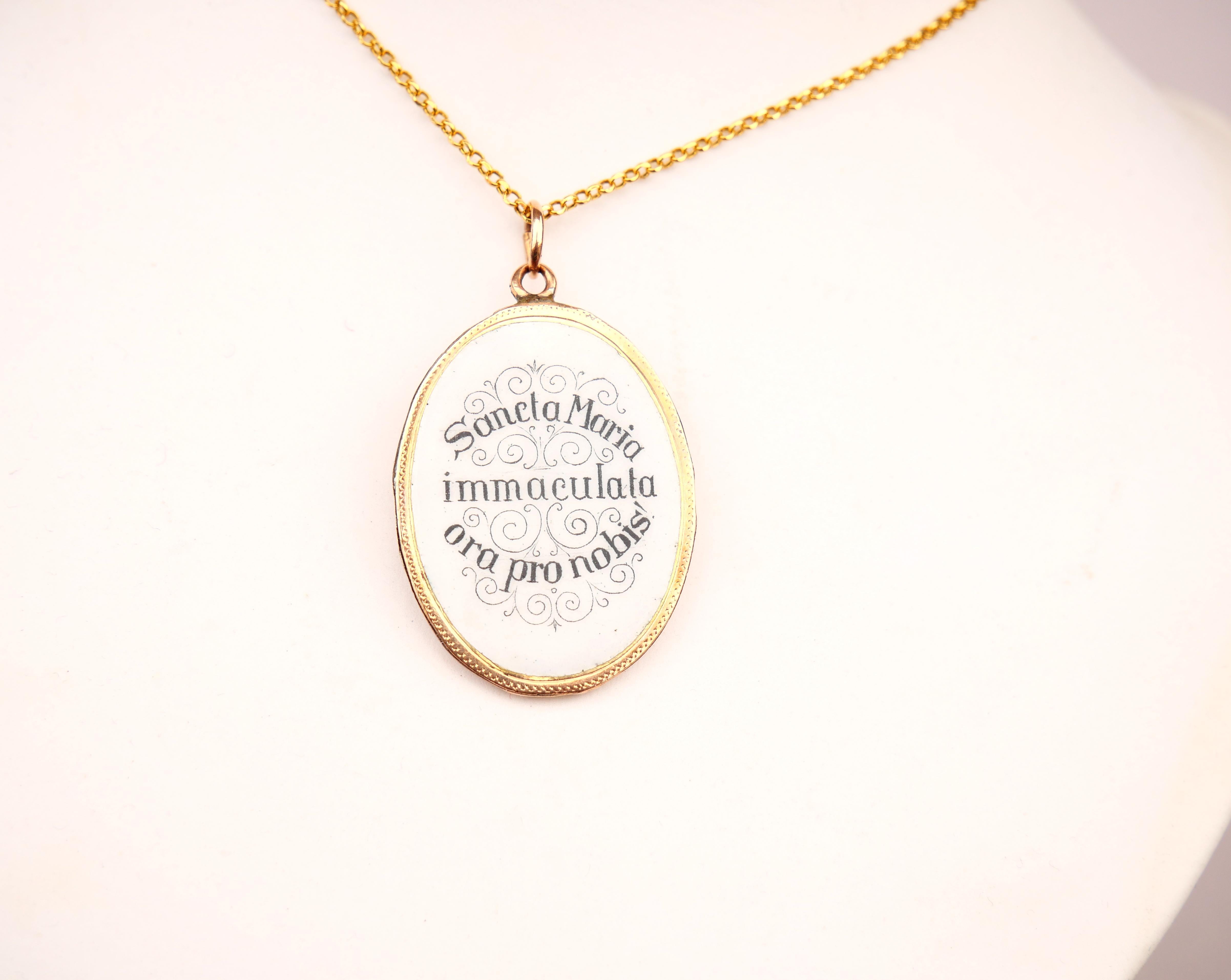 Antique Holy Maria Mary Immaculate Pendant Enamel Solid 14K Gold / 7.7 gr For Sale 2