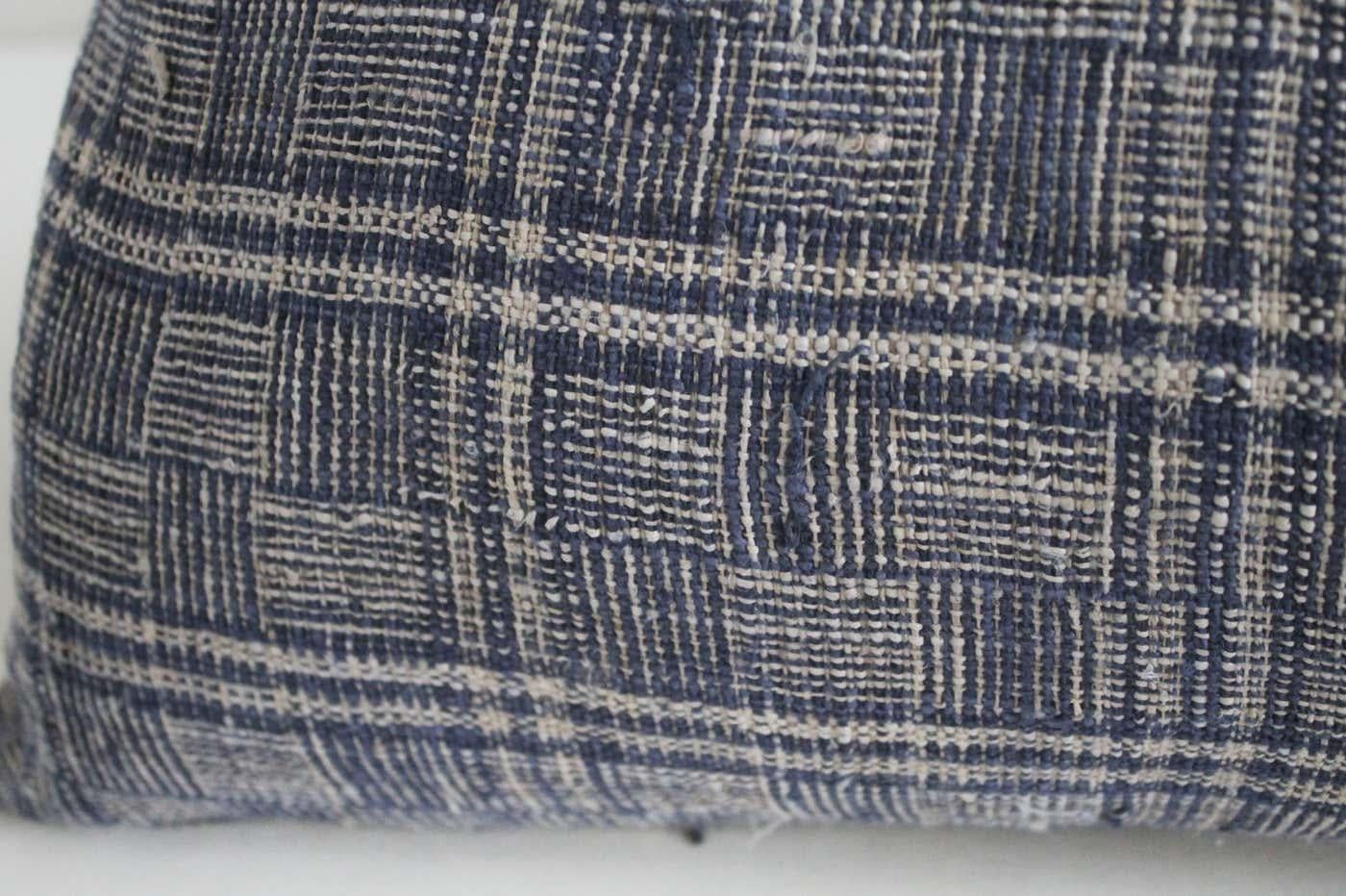 Antique Homespun Linen Lumbar Pillows Vintage Indigo and Natural Check Pattern In Good Condition For Sale In Brea, CA