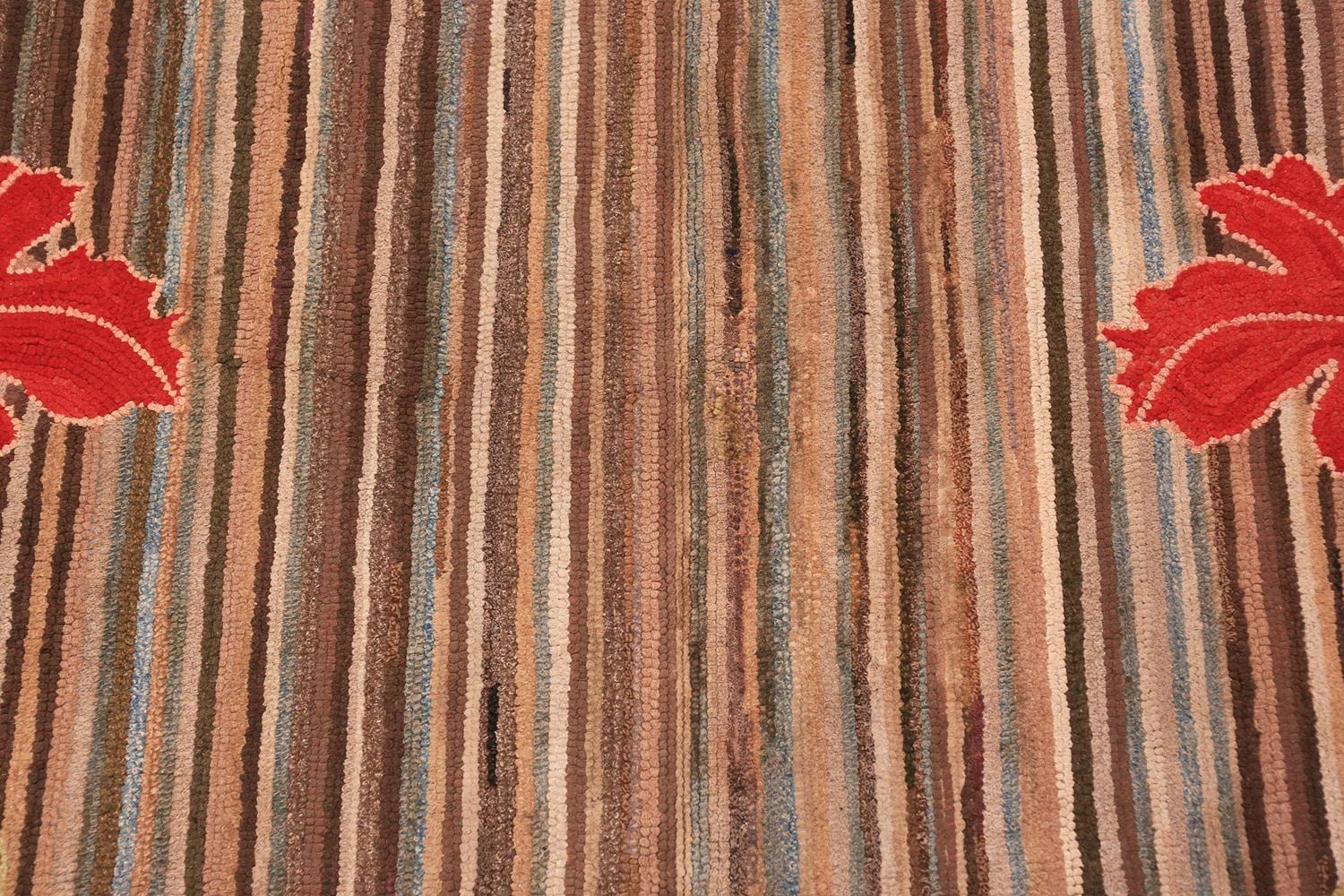 Antiker amerikanischer Teppich mit Kapuze. Größe: 4 Fuß 5 Zoll x 7 Fuß 9 Zoll (Amerikanische Klassik) im Angebot