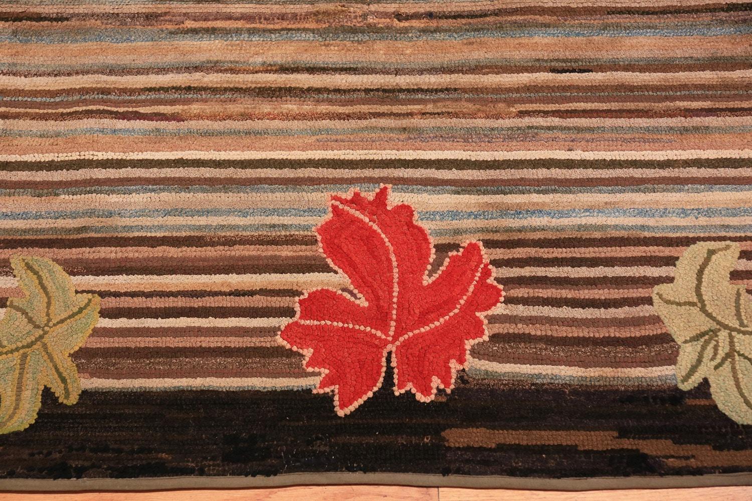 Antiker amerikanischer Teppich mit Kapuze. Größe: 4 Fuß 5 Zoll x 7 Fuß 9 Zoll (Handgeknüpft) im Angebot