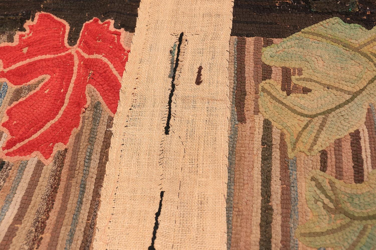 Antiker amerikanischer Teppich mit Kapuze. Größe: 4 Fuß 5 Zoll x 7 Fuß 9 Zoll im Angebot 1