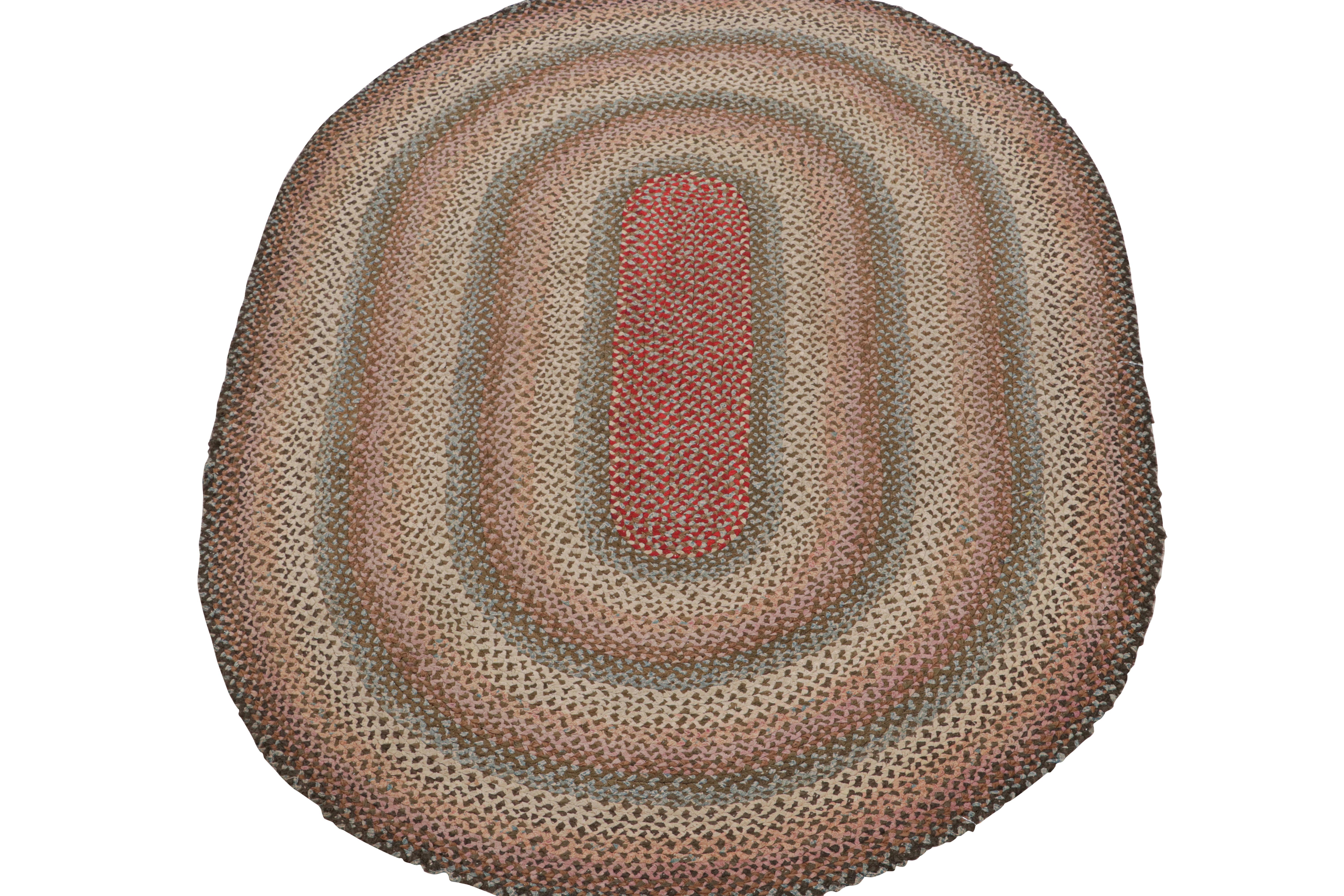 Antiker ovaler Hakenteppich mit polychromen Flechtstreifen, von Rug & Kilim (amerikanisch) im Angebot