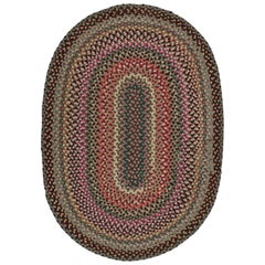 Tapis ovale à capuche antique avec rayures tressées polychromes, de Rug & Kilim