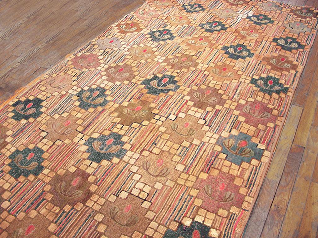 Antique Hooked Rug In Good Condition For Sale In New York, NY