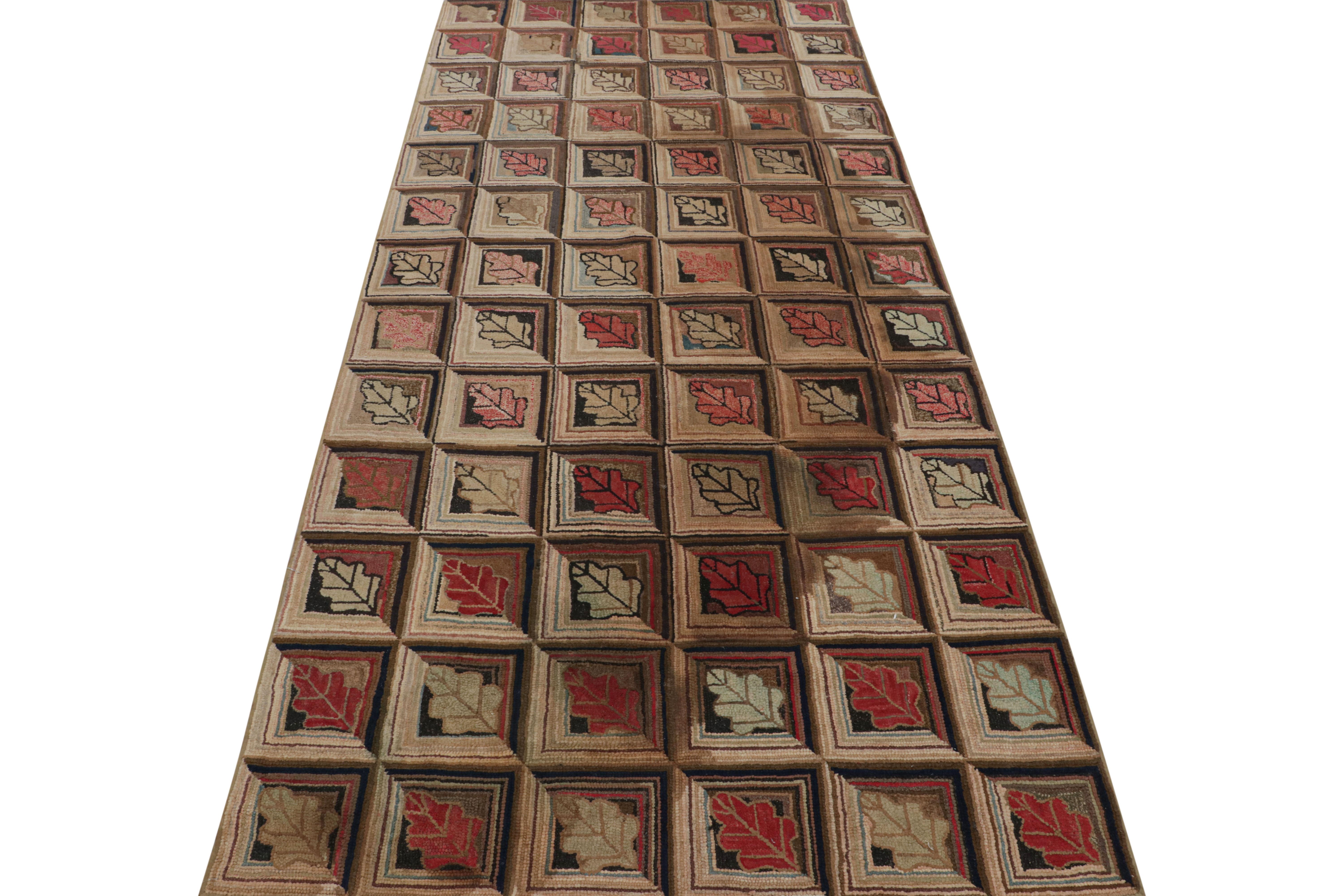 Tribal Tapis crocheté antique en Brown avec motifs floraux rouges et verts, de Rug & Kilim en vente