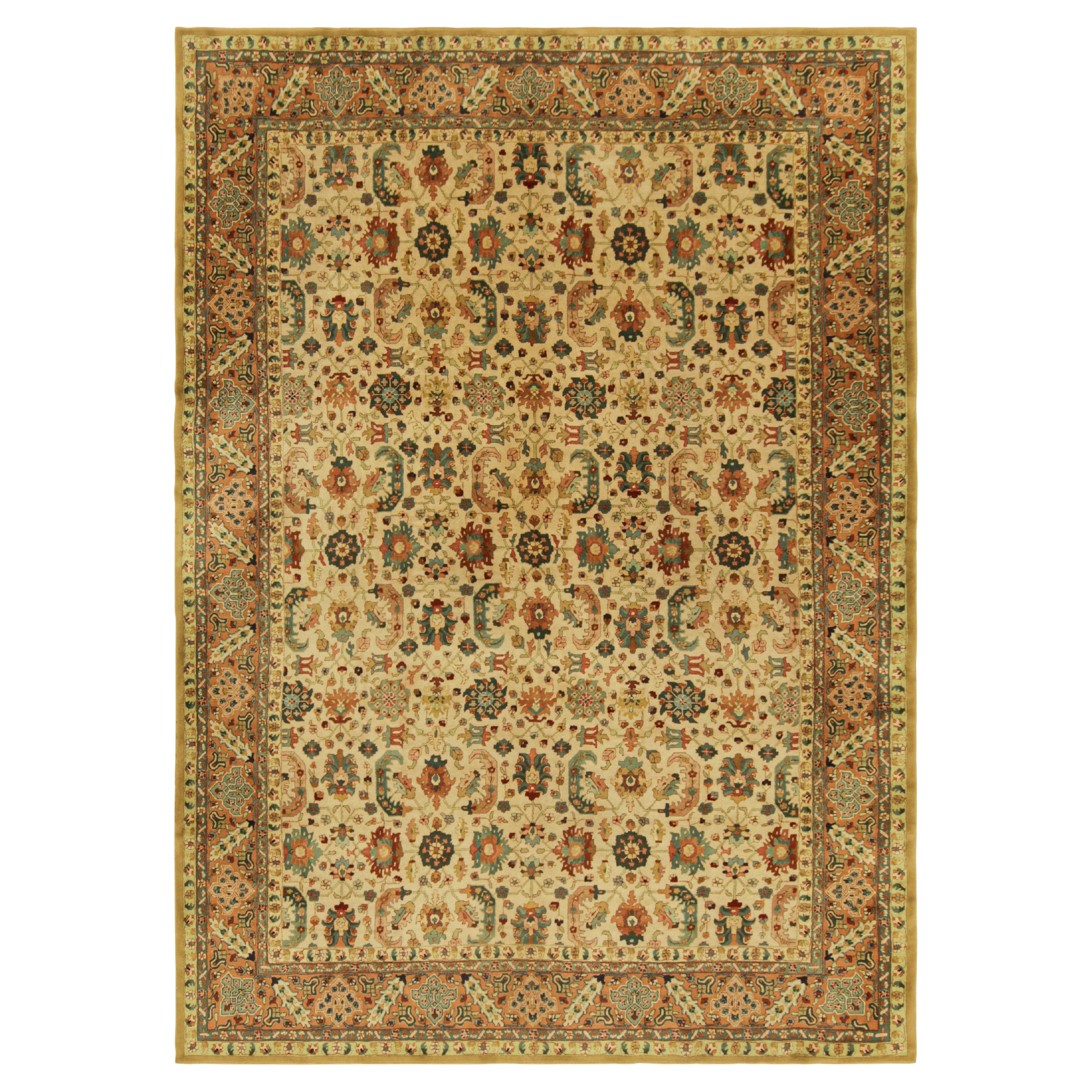 Tappeto antico con ganci in oro con motivi floreali colorati, da Rug & Kilim