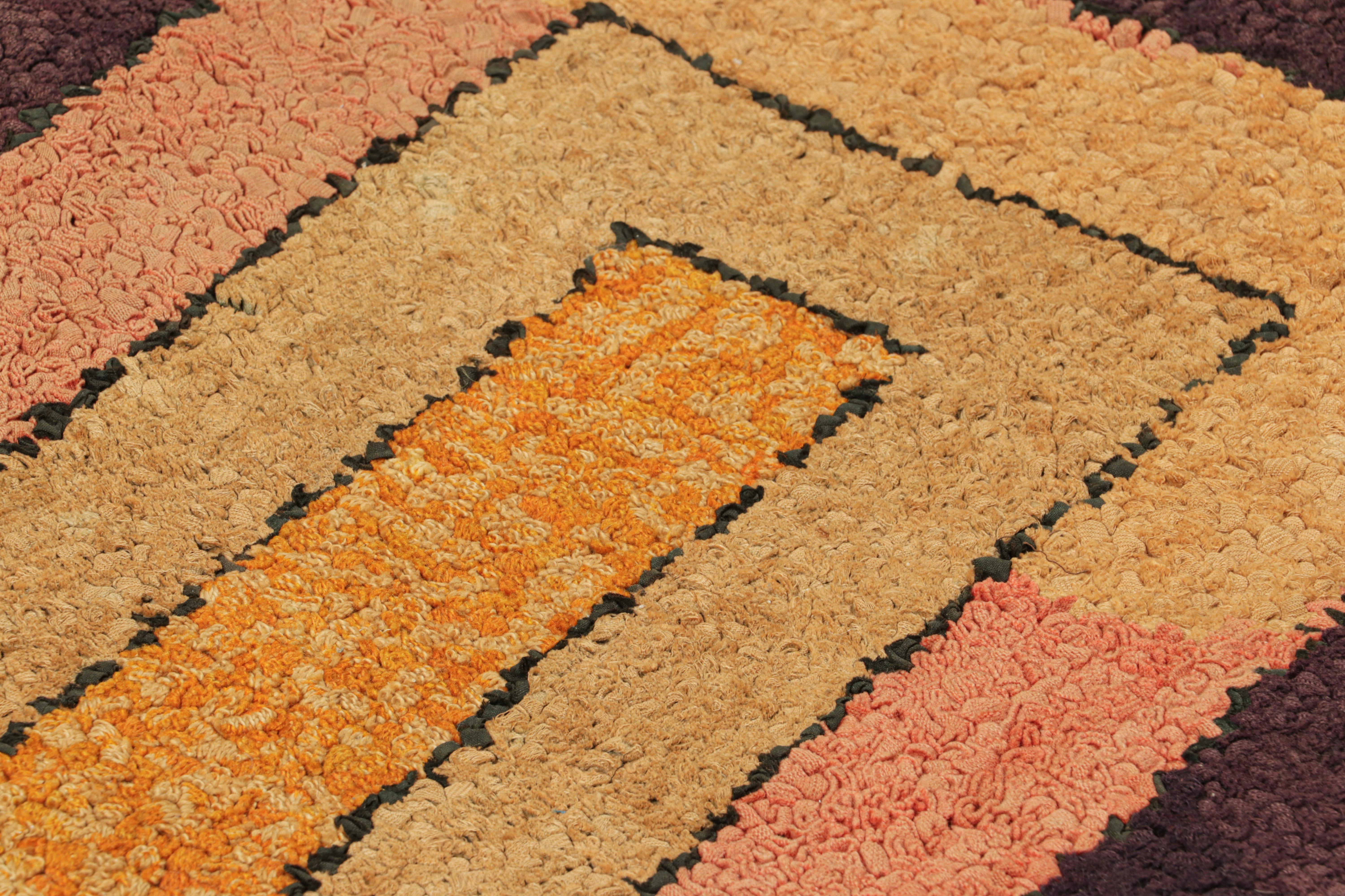 American Antique Hooked Rug in Pink and Beige with Brown Border - Rug & Kilim For Sale