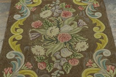Antiker Häkeltapete mit floralen Kartuschenmotiven in leuchtenden Pastelltönen – Teppiche & Kelims