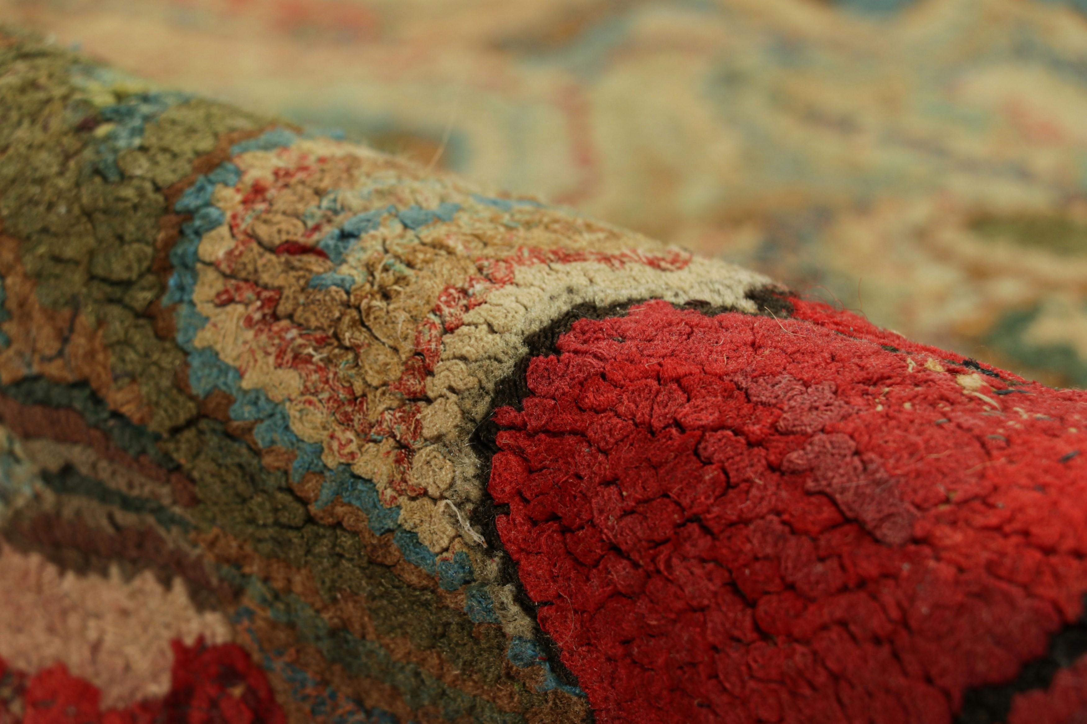Antique Hooked Rug With Floral Medallion In Red And Green  Rug & Kilim For Sale 1