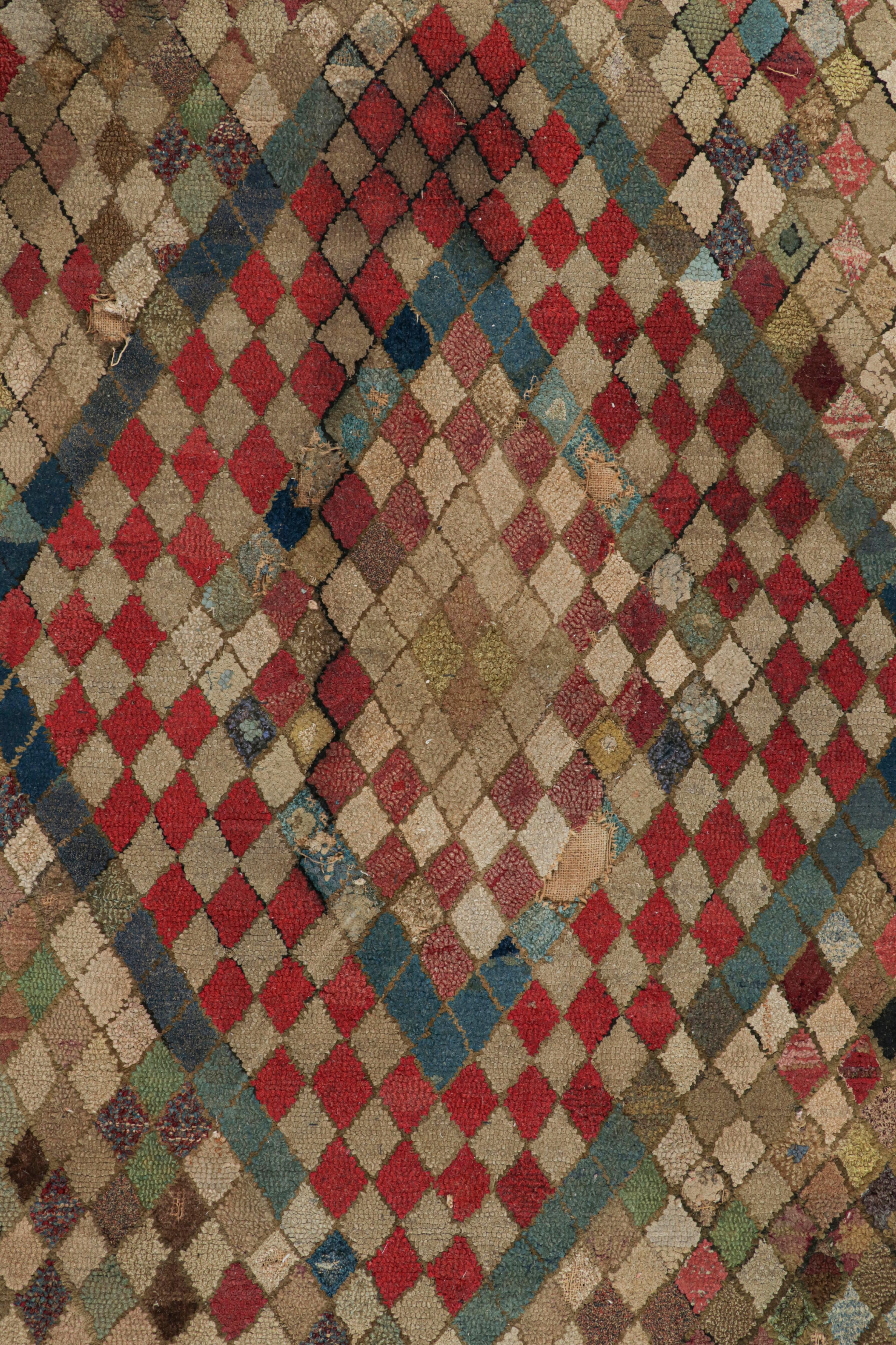 Antiker Hakenteppich mit geometrischen Medaillons und Mustern von Rug & Kilim (amerikanisch) im Angebot