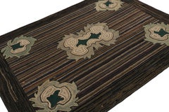 Tapis crocheté antique avec rayures et médaillons polychromes, de Rug & Kilim