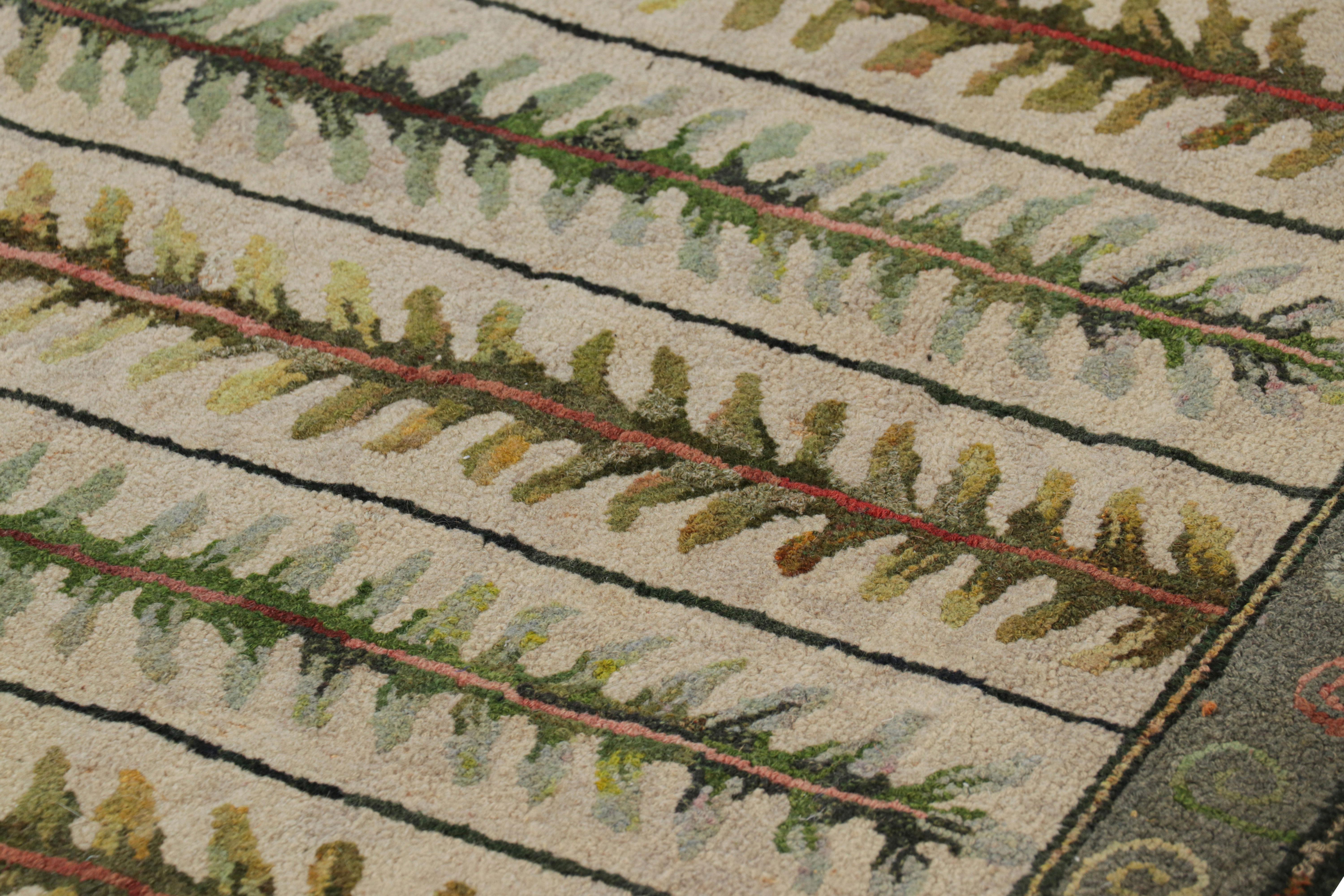 Americano Tappeto quadrato con ganci antichi in beige con medaglione floreale, da Rug & Kilim in vendita