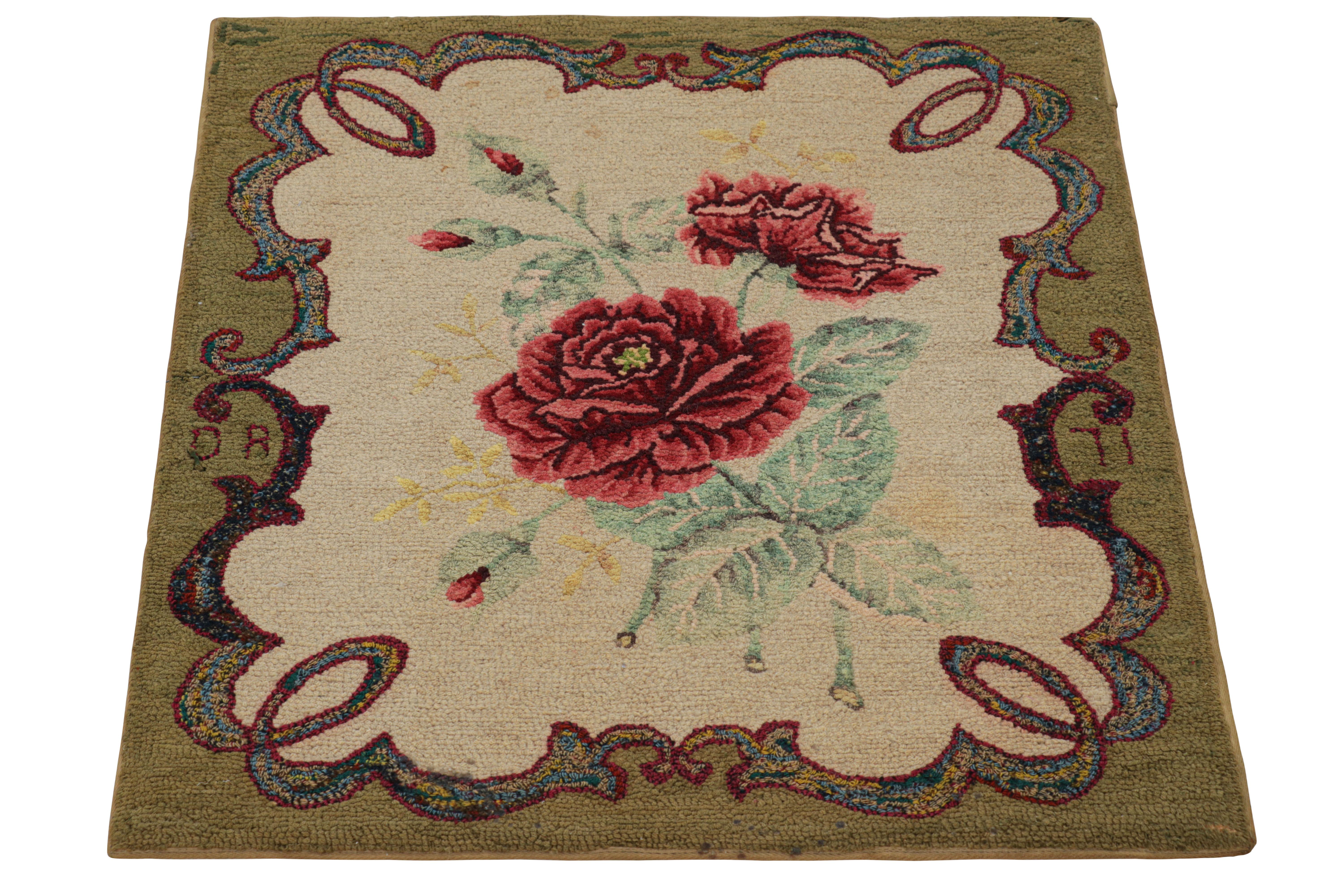 Annodato a mano Tappeto quadrato con ganci antichi in beige con medaglione floreale, da Rug & Kilim in vendita