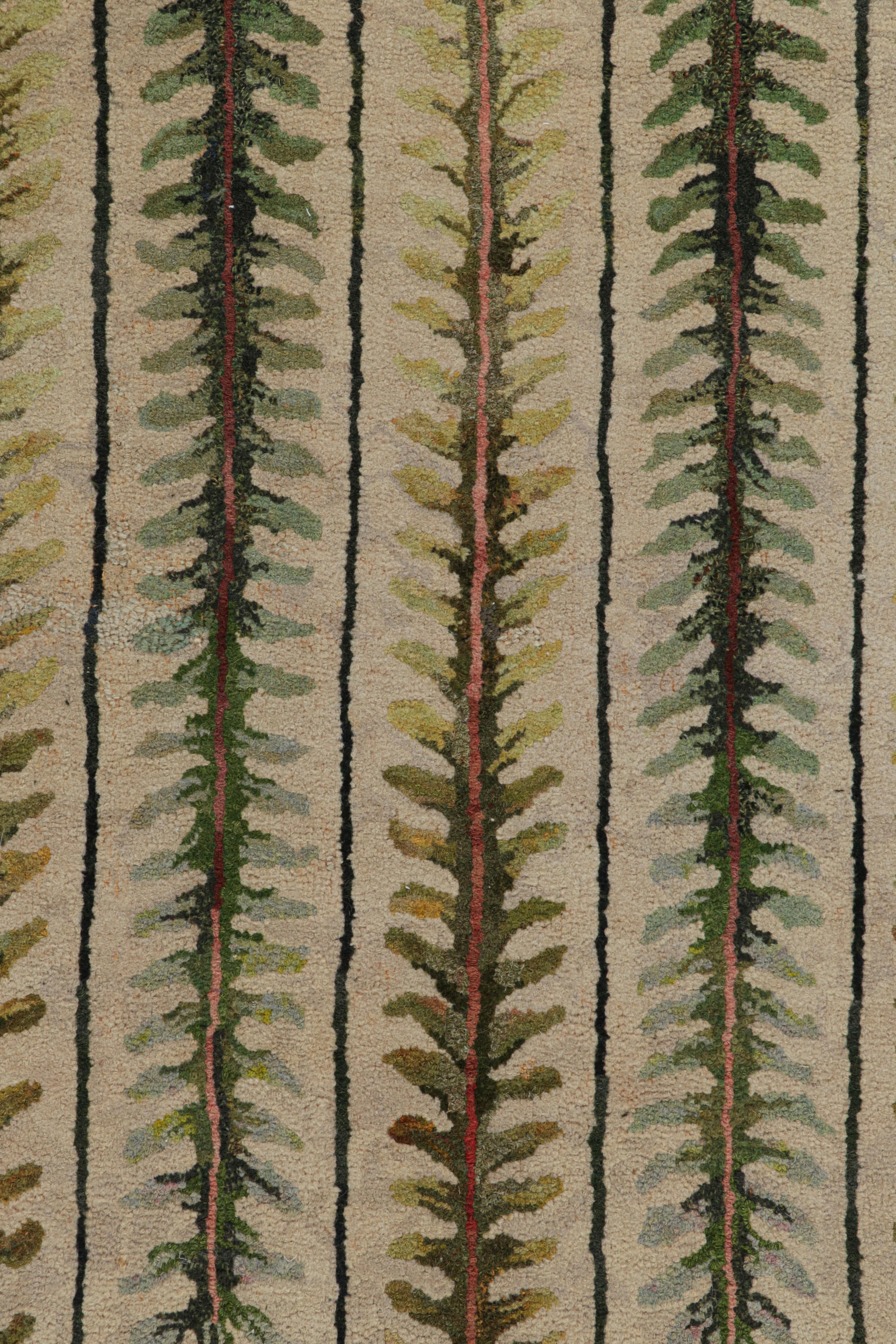 Inizio XX secolo Tappeto quadrato con ganci antichi in beige con medaglione floreale, da Rug & Kilim in vendita