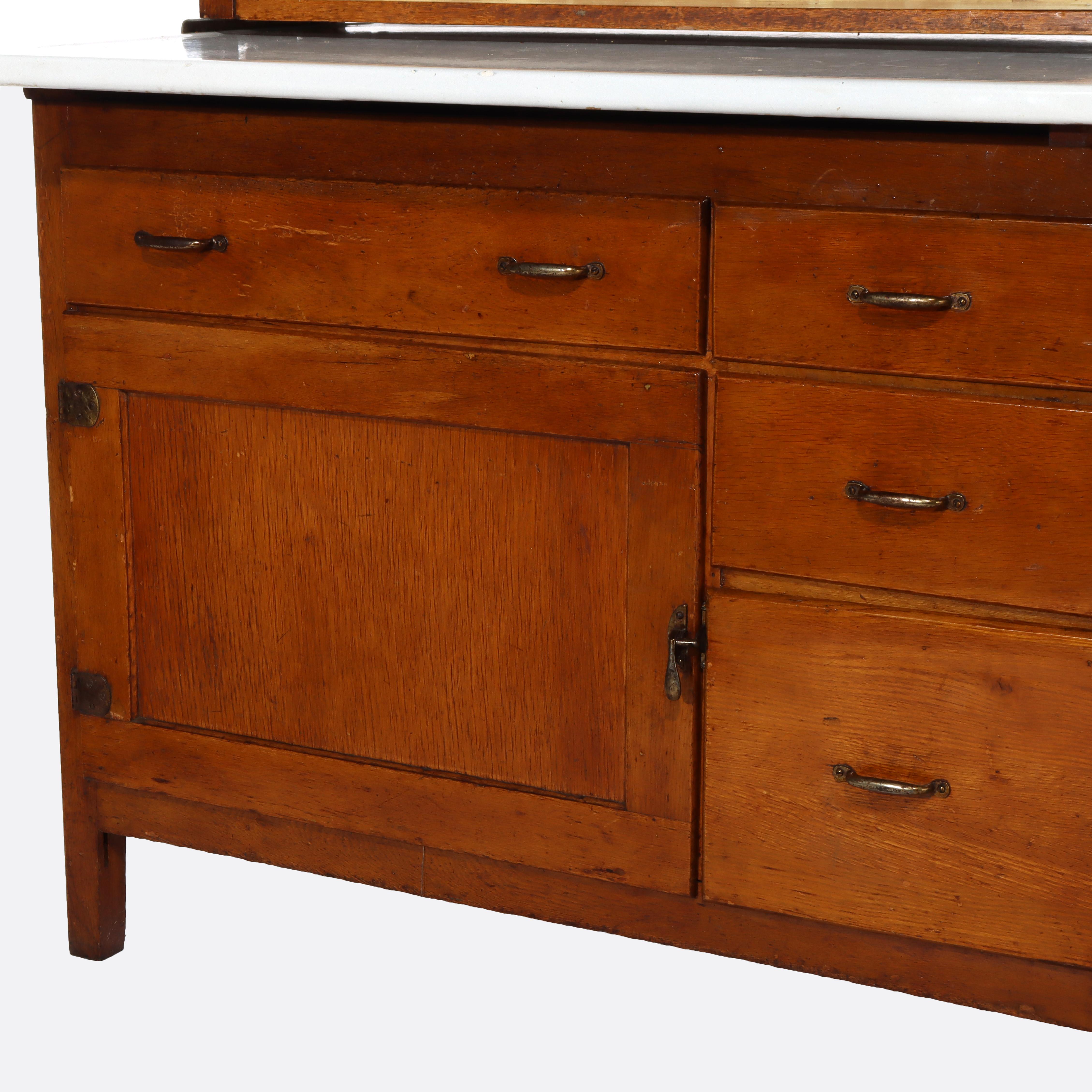 Antike Hoosier Eiche Porzellan Top Schrank mit Spiegel Unsigne im Zustand „Gut“ im Angebot in Big Flats, NY