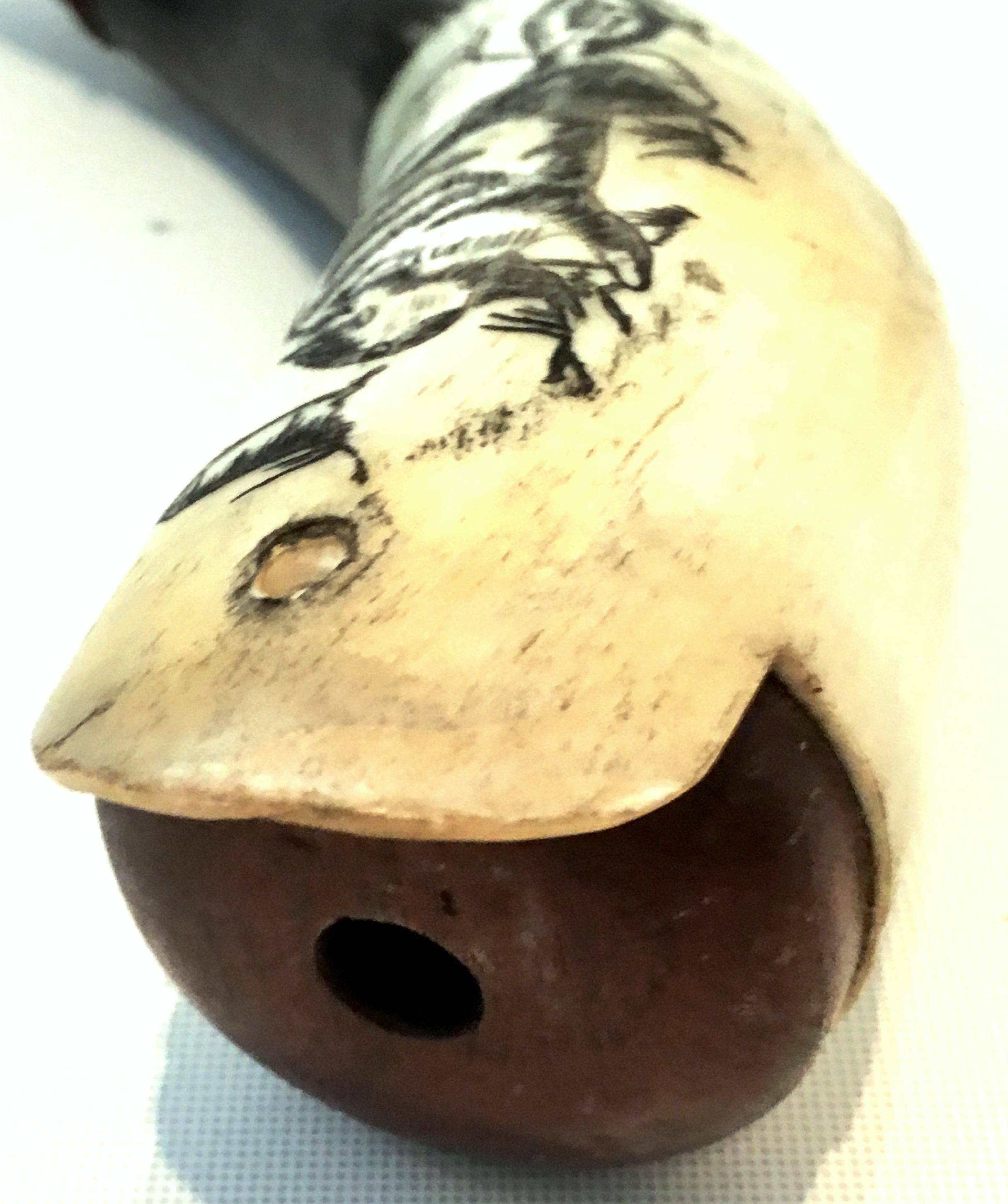 Antique Horn Carved Scrimshaw Powder Horn Flask In Good Condition For Sale In West Palm Beach, FL