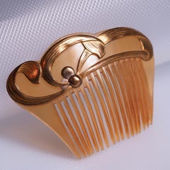 Antique Horn Hair Comb French Art Nouveau period Piece Mistletoe Leaves