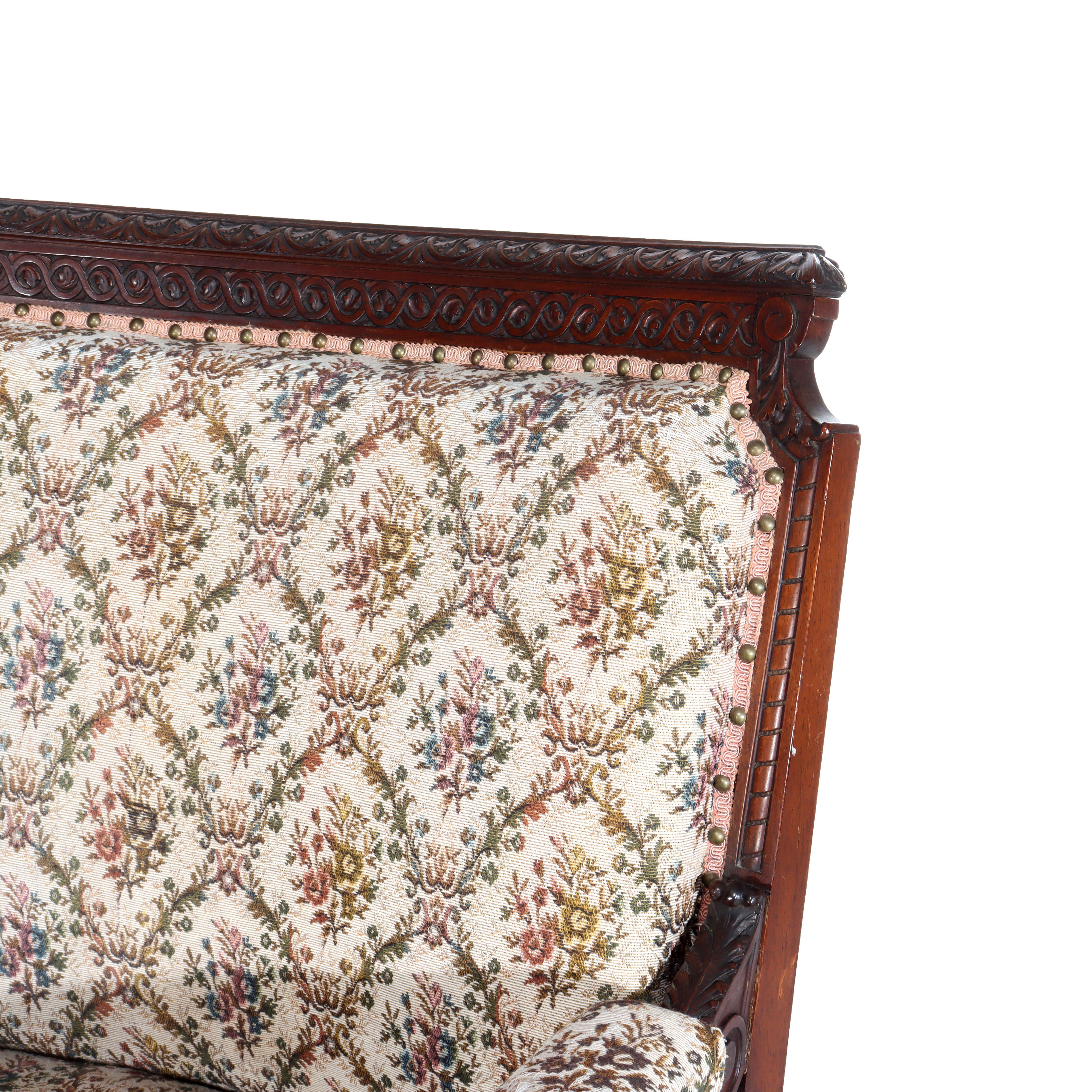 Antike Horner Figural geschnitzt Mahagoni Splayed Leg Tapestry & Griffin Sofa c1900 im Angebot 4