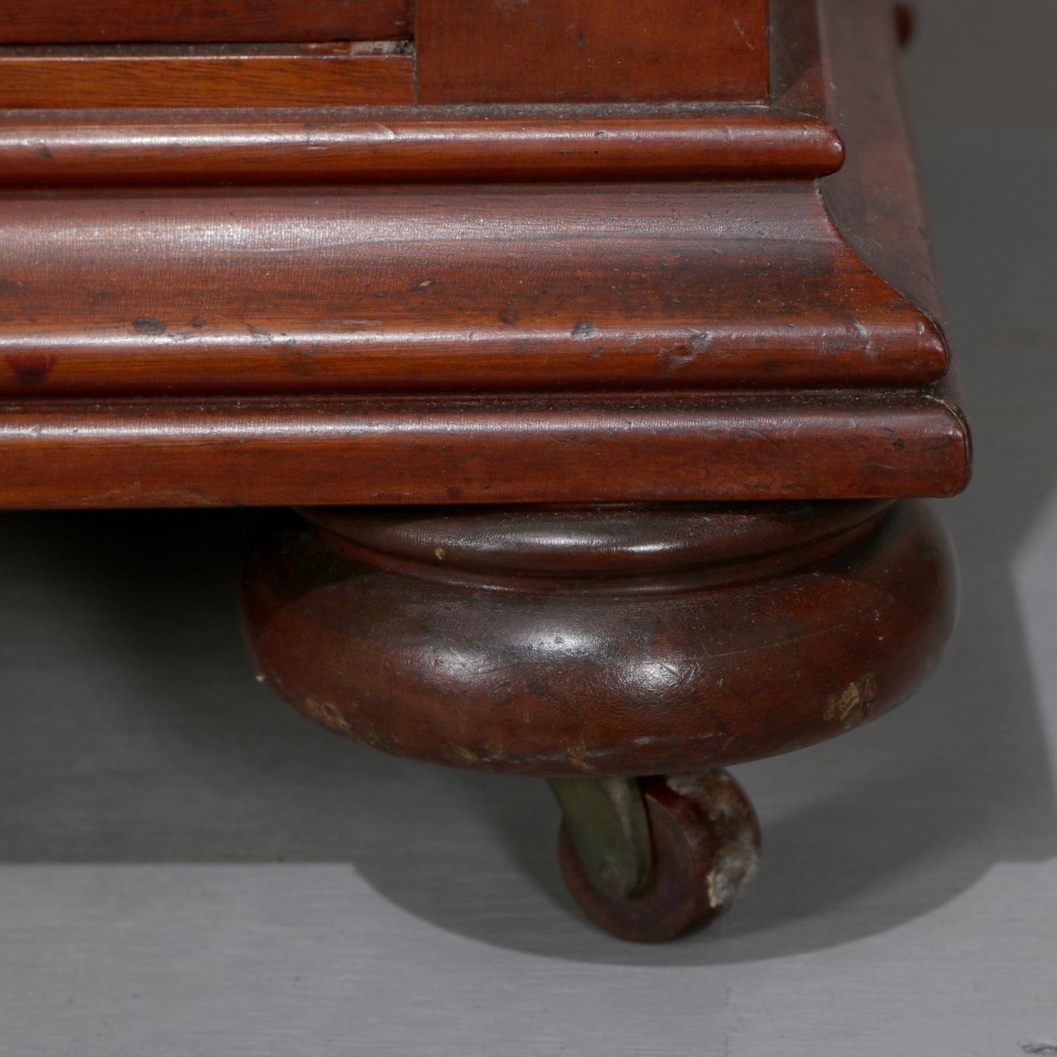 Antique Horner School Carved Mahogany Chest of Drawers and Mirror, circa 1900 In Good Condition For Sale In Big Flats, NY