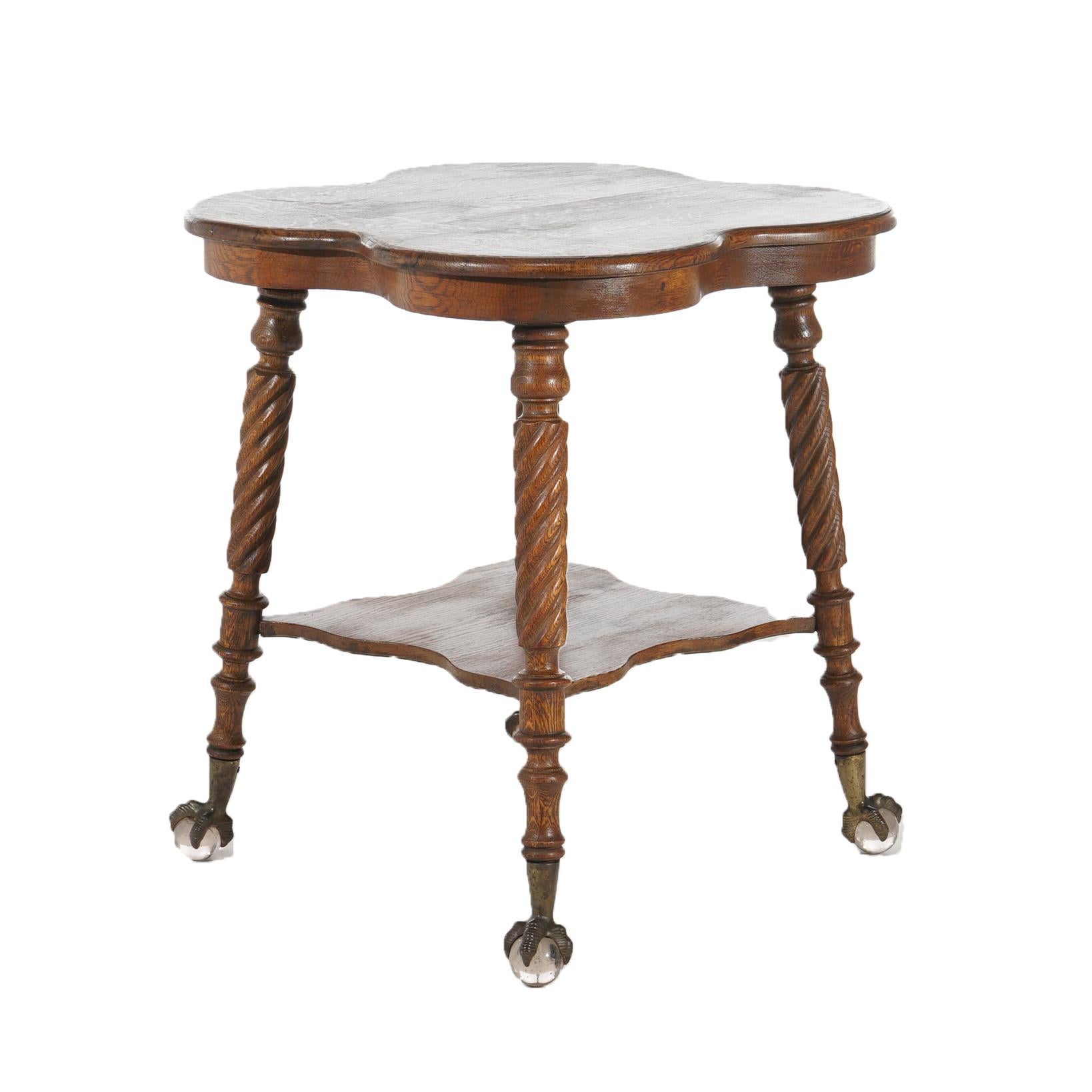 Antiker Horner School-Tisch aus Eiche mit Kleeblatt-Klauenfuß und Kristall mit gedrehten Beinen aus Eichenholz (20. Jahrhundert) im Angebot