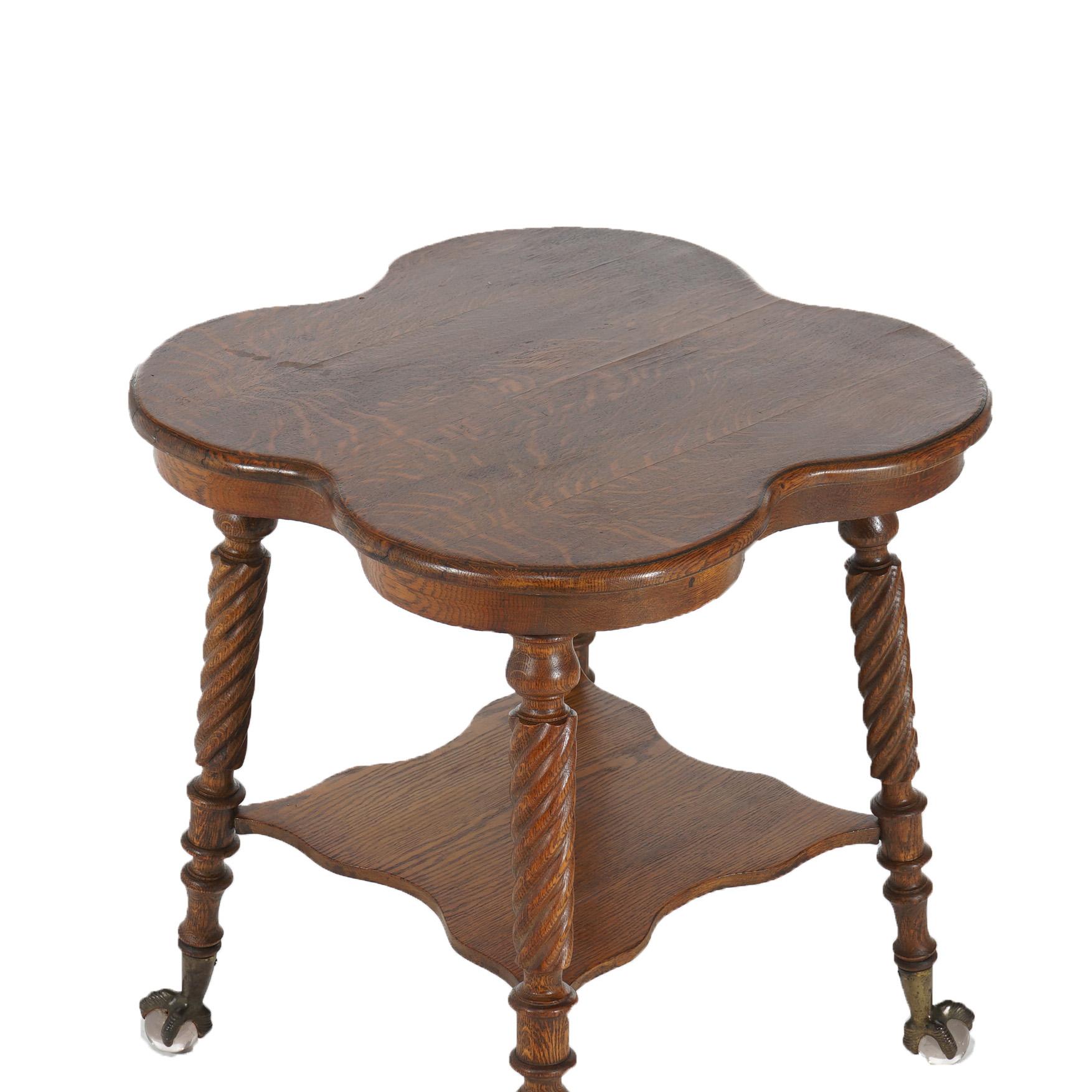 Antiker Horner School-Tisch aus Eiche mit Kleeblatt-Klauenfuß und Kristall mit gedrehten Beinen aus Eichenholz im Angebot 1