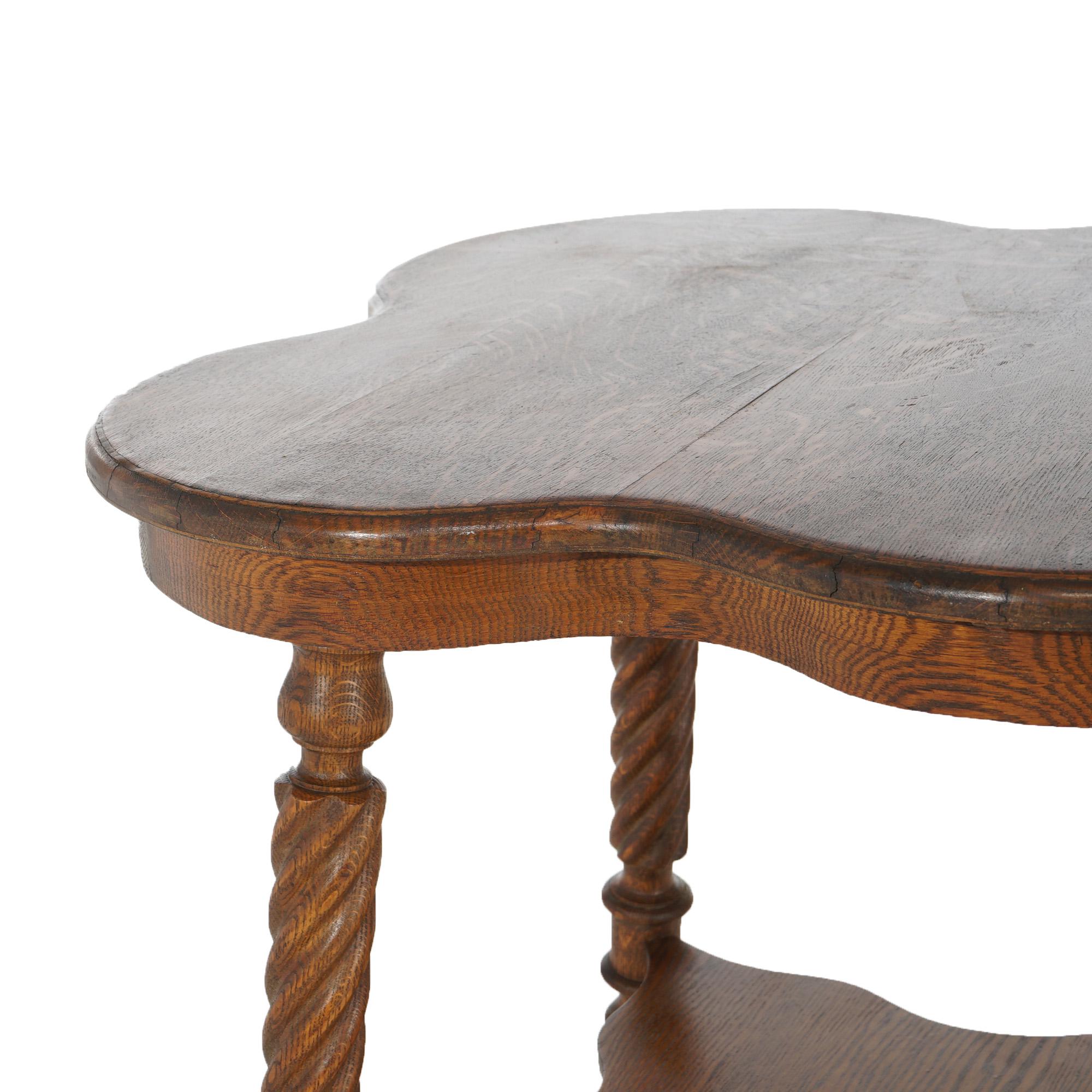 Antiker Horner School-Tisch aus Eiche mit Kleeblatt-Klauenfuß und Kristall mit gedrehten Beinen aus Eichenholz im Angebot 3