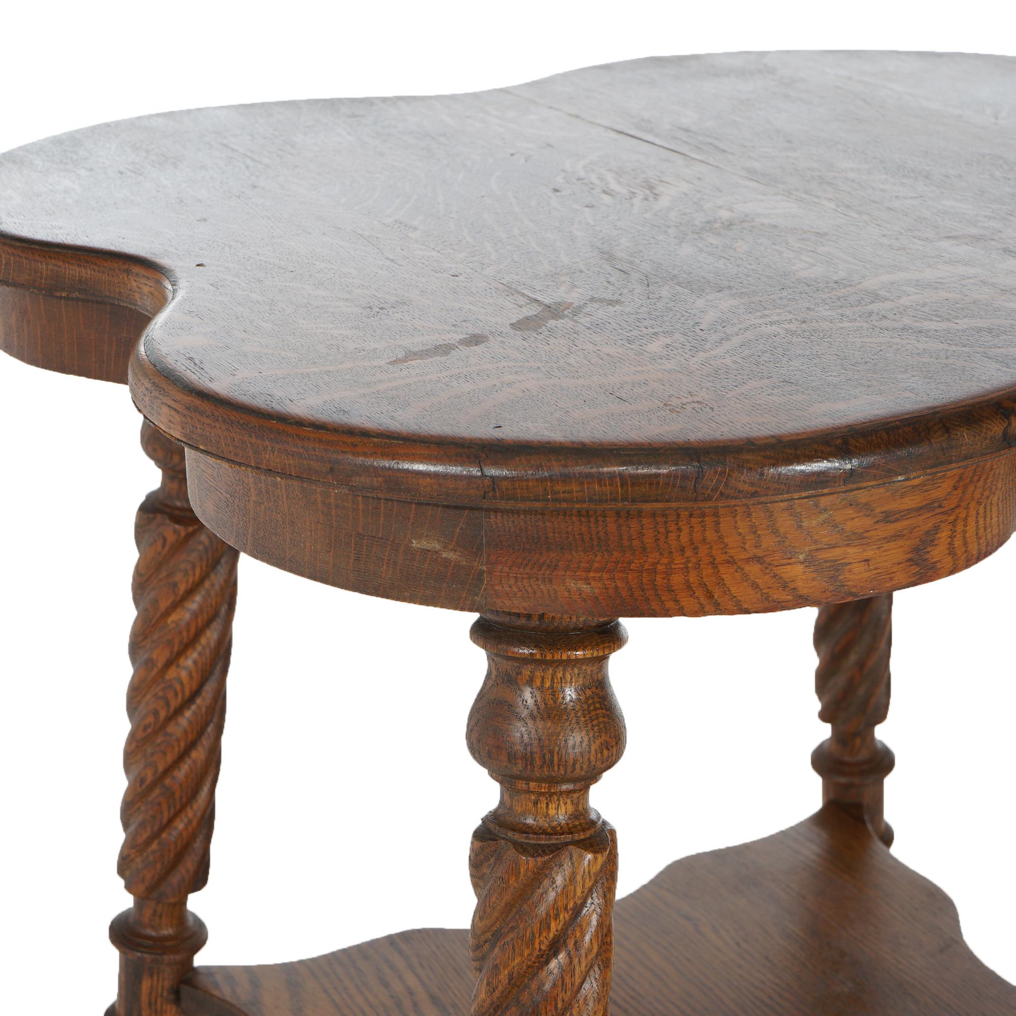 Antiker Horner School-Tisch aus Eiche mit Kleeblatt-Klauenfuß und Kristall mit gedrehten Beinen aus Eichenholz im Angebot 4